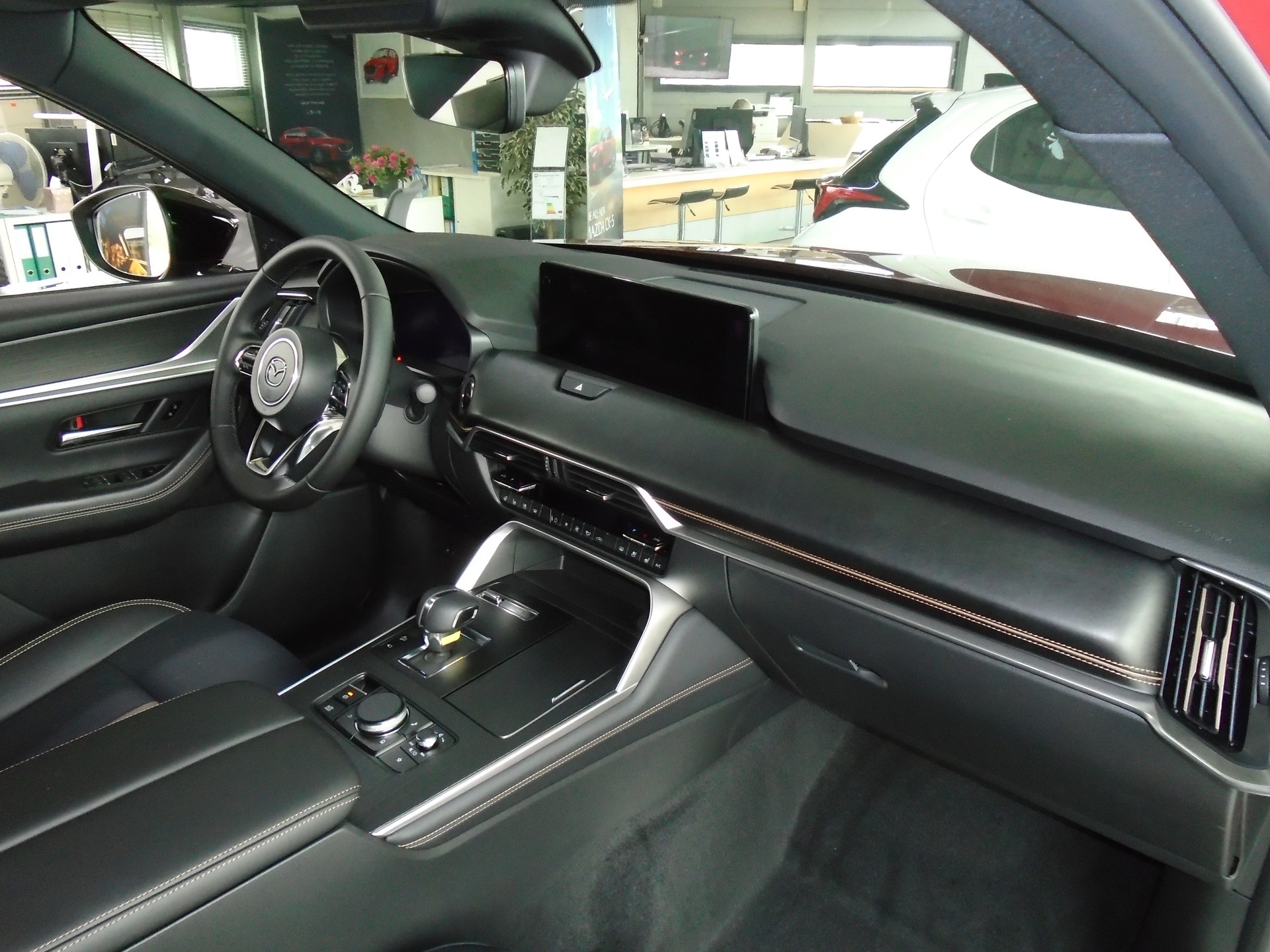 MAZDA CX-60 e-Skyactiv PHEV 327 AWD Homura Plus-image-4