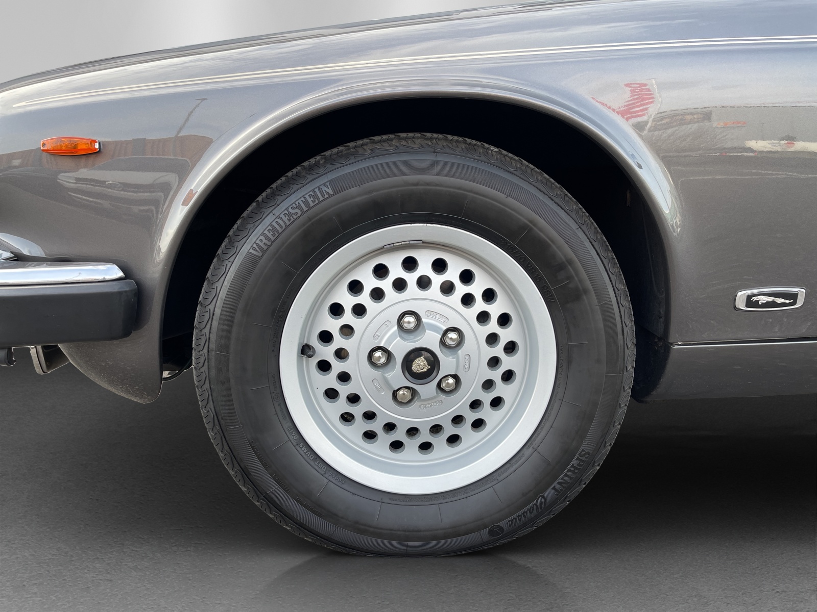JAGUAR XJ6 4.2 Sovereign-image-5