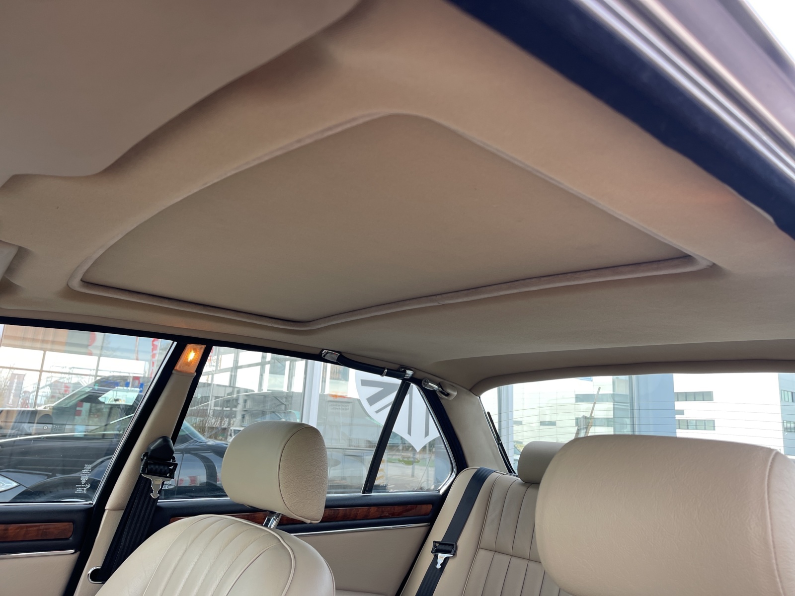 JAGUAR XJ6 4.2 Sovereign-image-12