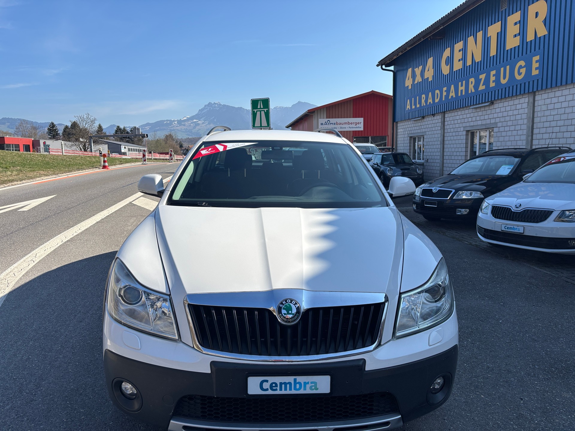 SKODA Octavia Combi 2.0 TDI Scout 4x4 DSG-image-14