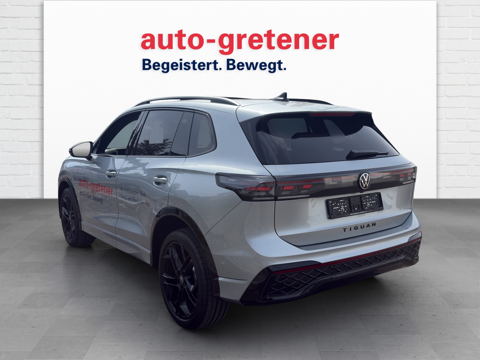 VW Tiguan 2.0 TSI R-Line DSG 4motion-image-1