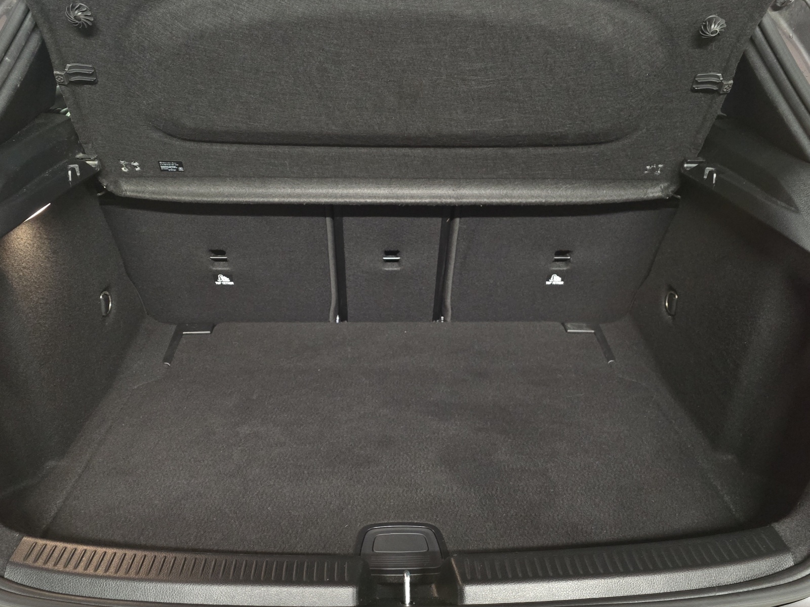 MERCEDES-BENZ A 250 4Matic AMG Line 4Matic 7G-DCT-image-15