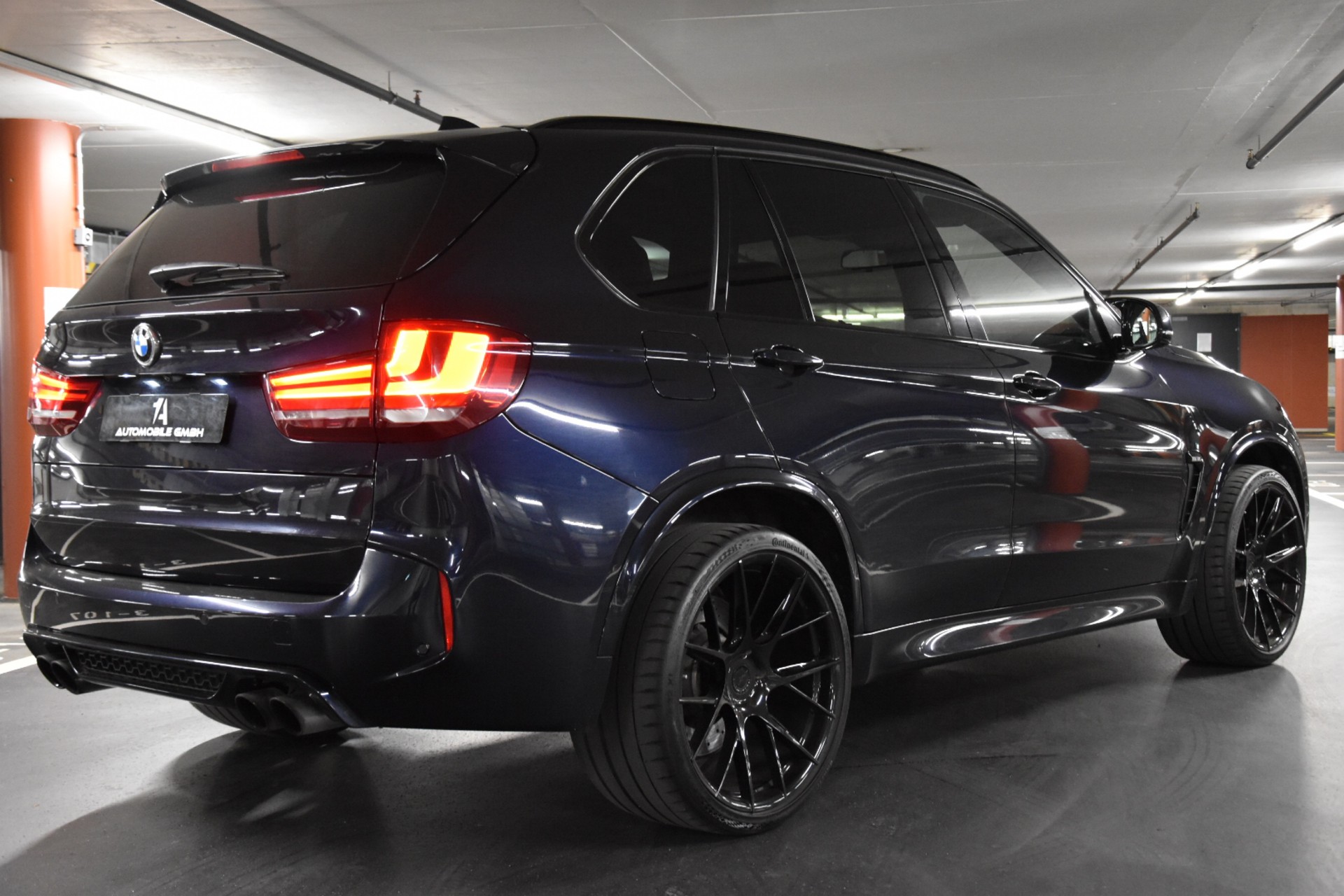 BMW X5M Steptronic * CARBONSCHWARZ INDIVIDUAL *-image-7