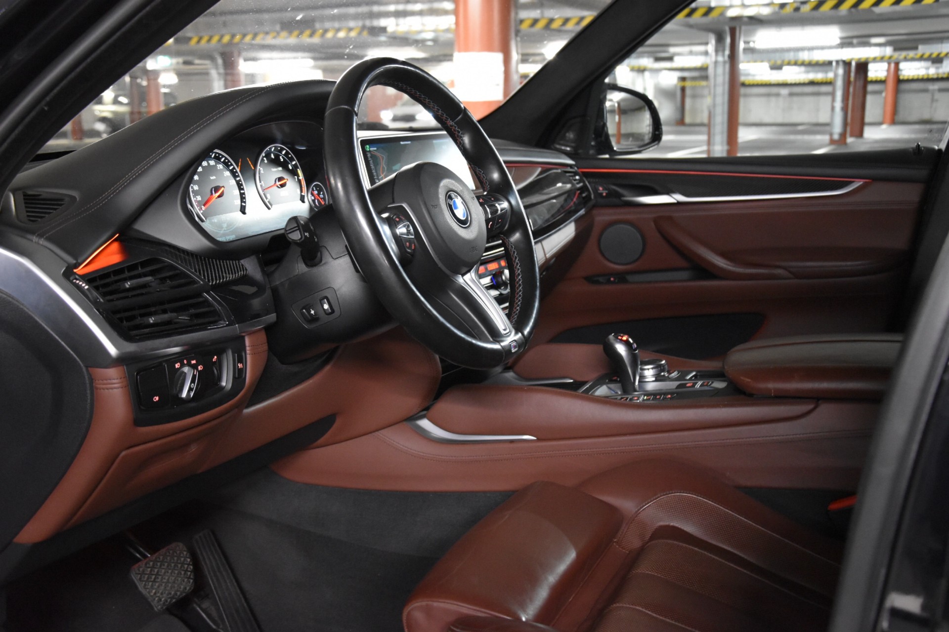 BMW X5M Steptronic * CARBONSCHWARZ INDIVIDUAL *-image-27