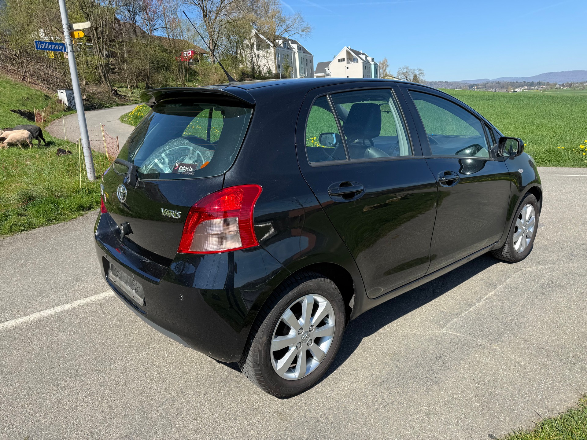 TOYOTA Yaris 1.3 Linea Sol-image-3