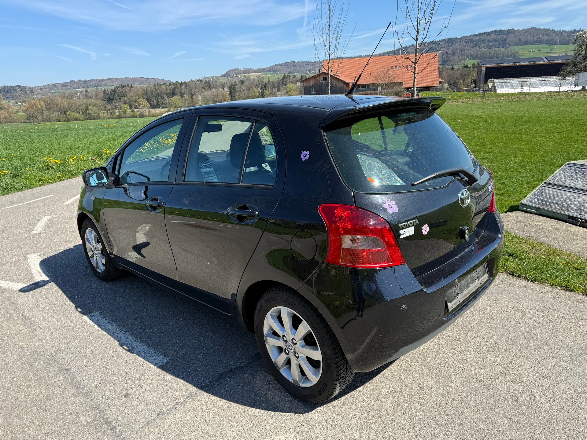 TOYOTA Yaris 1.3 Linea Sol-image-2
