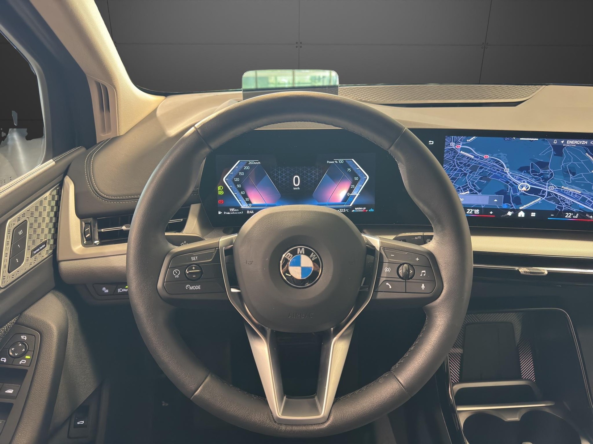 BMW 218d Active Tourer-image-12