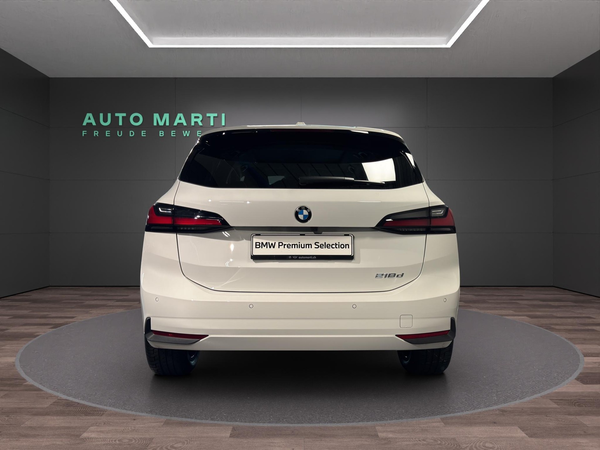 BMW 218d Active Tourer-image-2