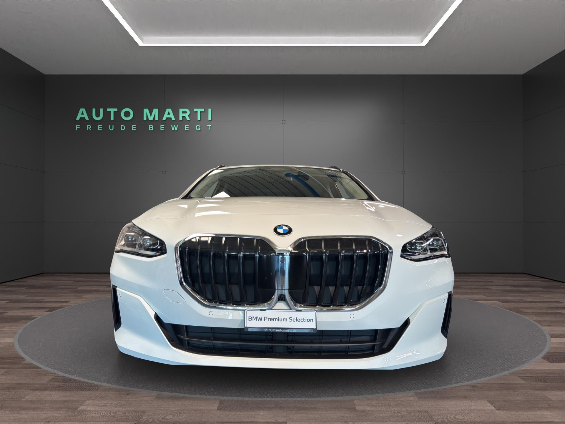 BMW 218d Active Tourer-image-4
