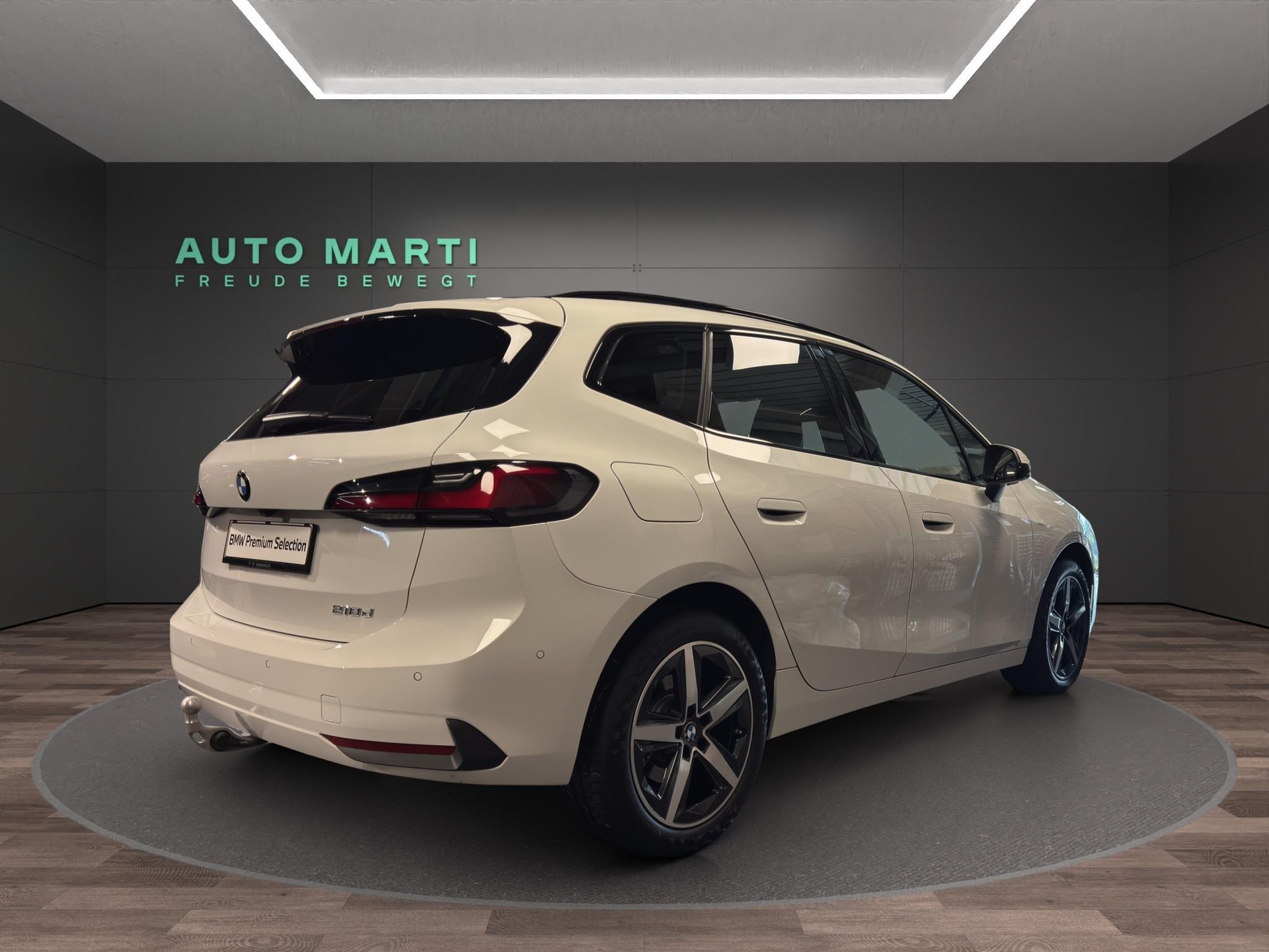 BMW 218d Active Tourer-image-3