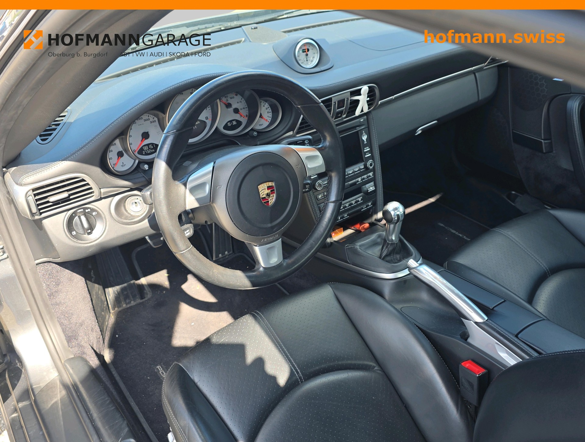 PORSCHE 911 Carrera 4S-image-7