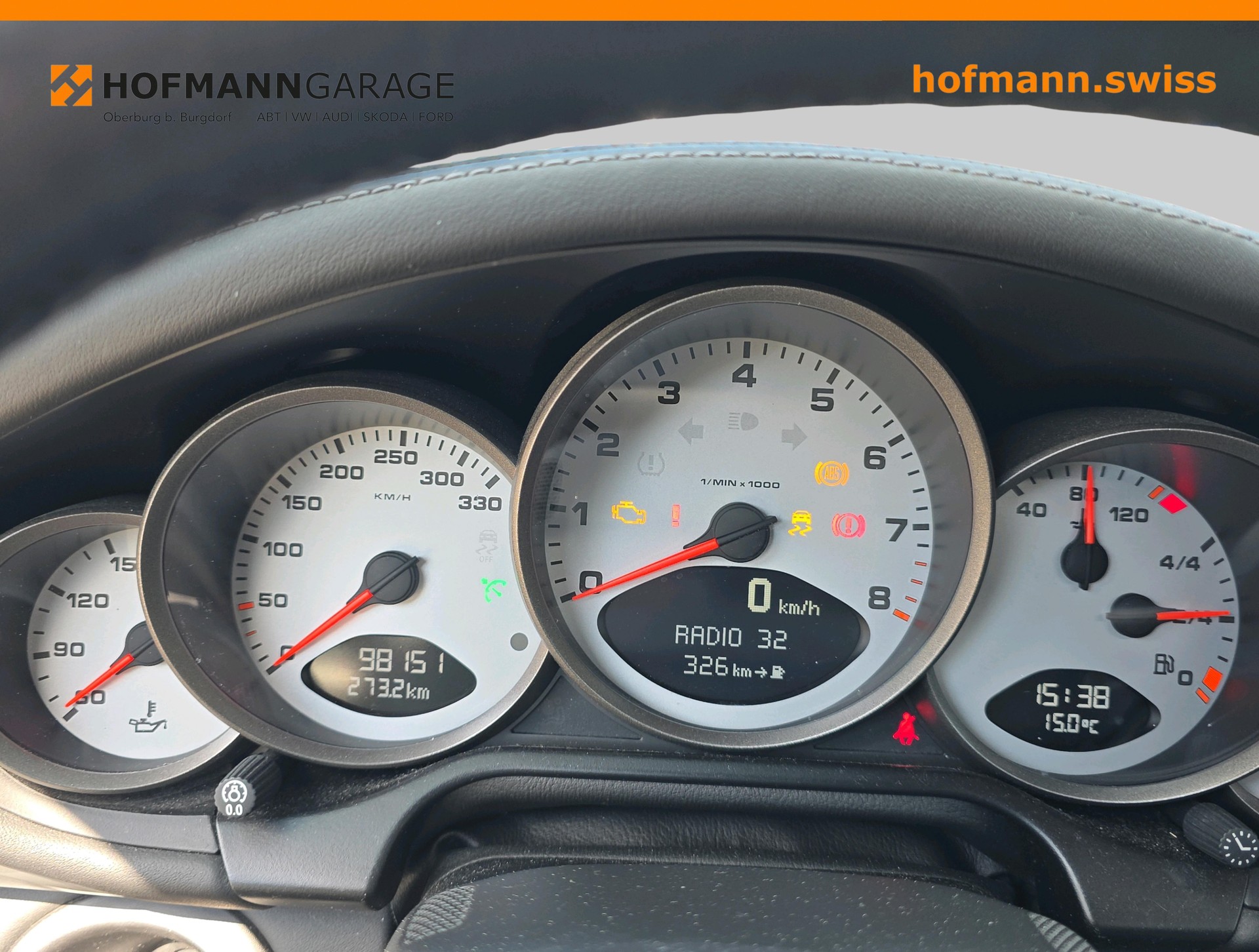 PORSCHE 911 Carrera 4S-image-10