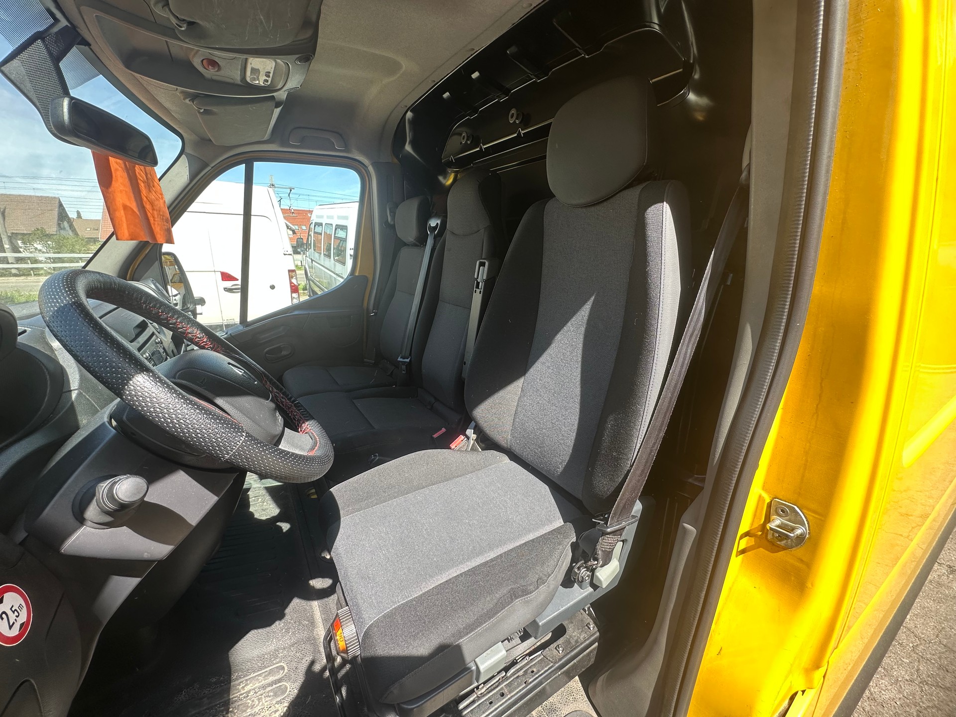 RENAULT Master T35 2.3dCi 130 L3H2-image-7
