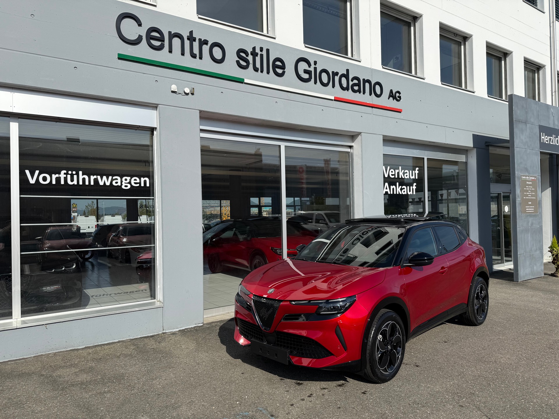 ALFA ROMEO Junior 1.2 Hybrid Q4 Pack Sky "Rosso Brera"