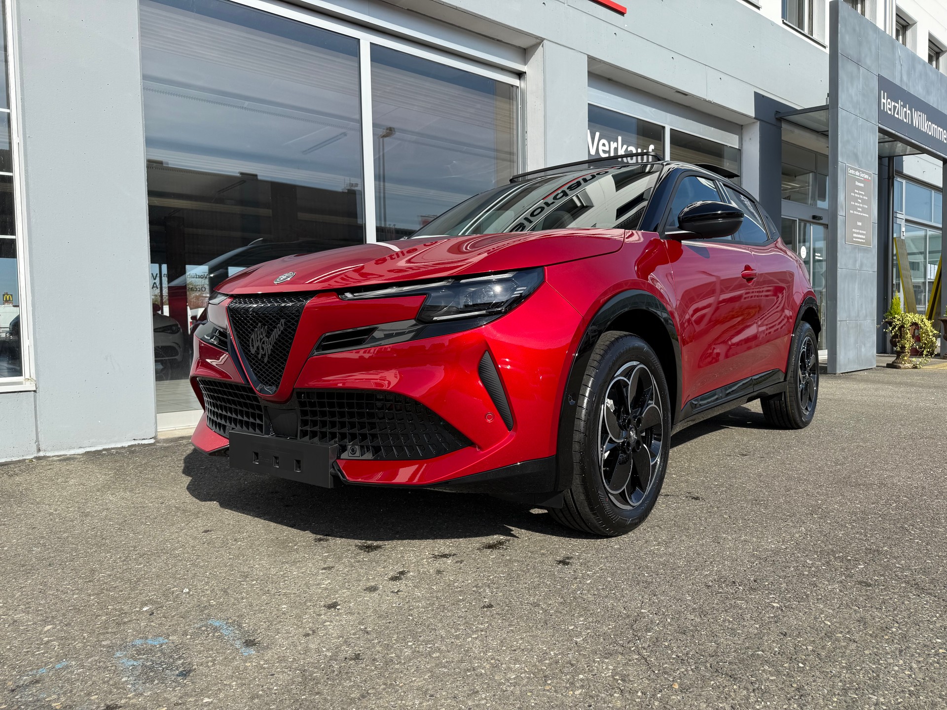 ALFA ROMEO Junior 1.2 Hybrid Q4 Pack Sky "Rosso Brera"-showroom-element-3