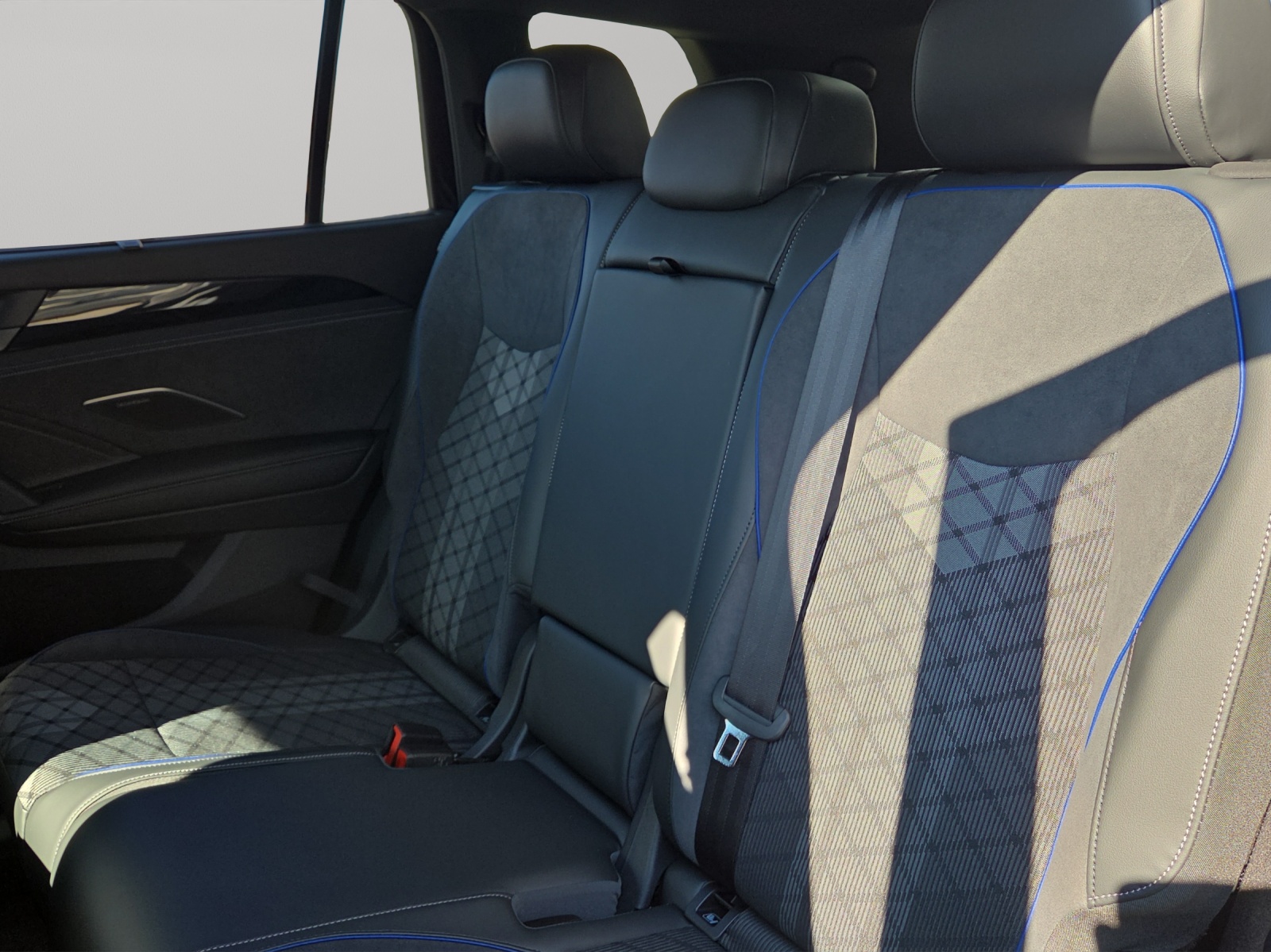 VW Tayron 2.0 TSI R-Line DSG 4Motion-image-8