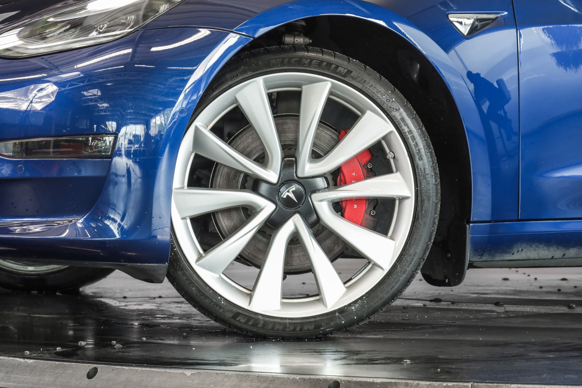 TESLA Model 3 Long Range Dual Motor AWD-image-5