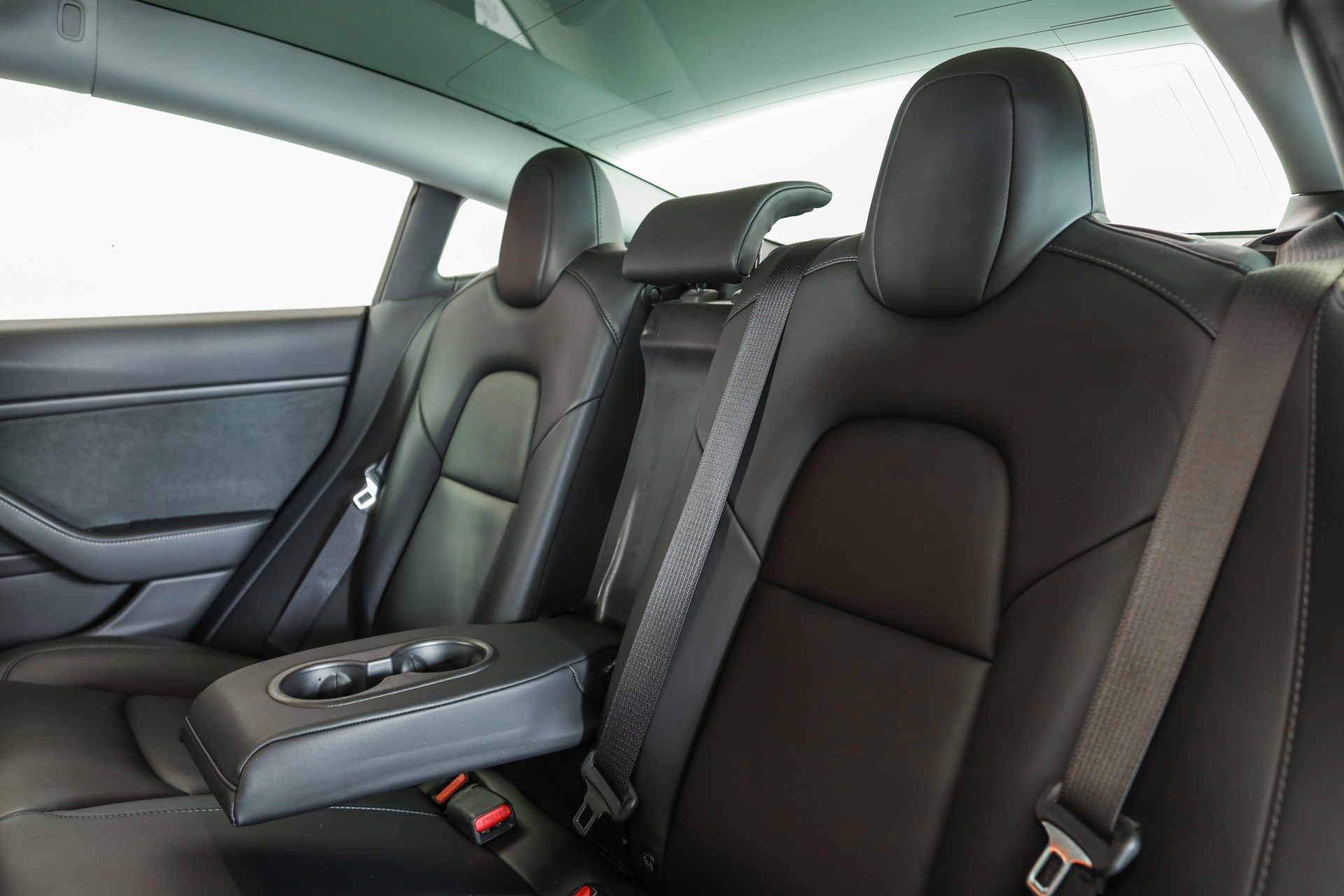 TESLA Model 3 Long Range Dual Motor AWD-image-11