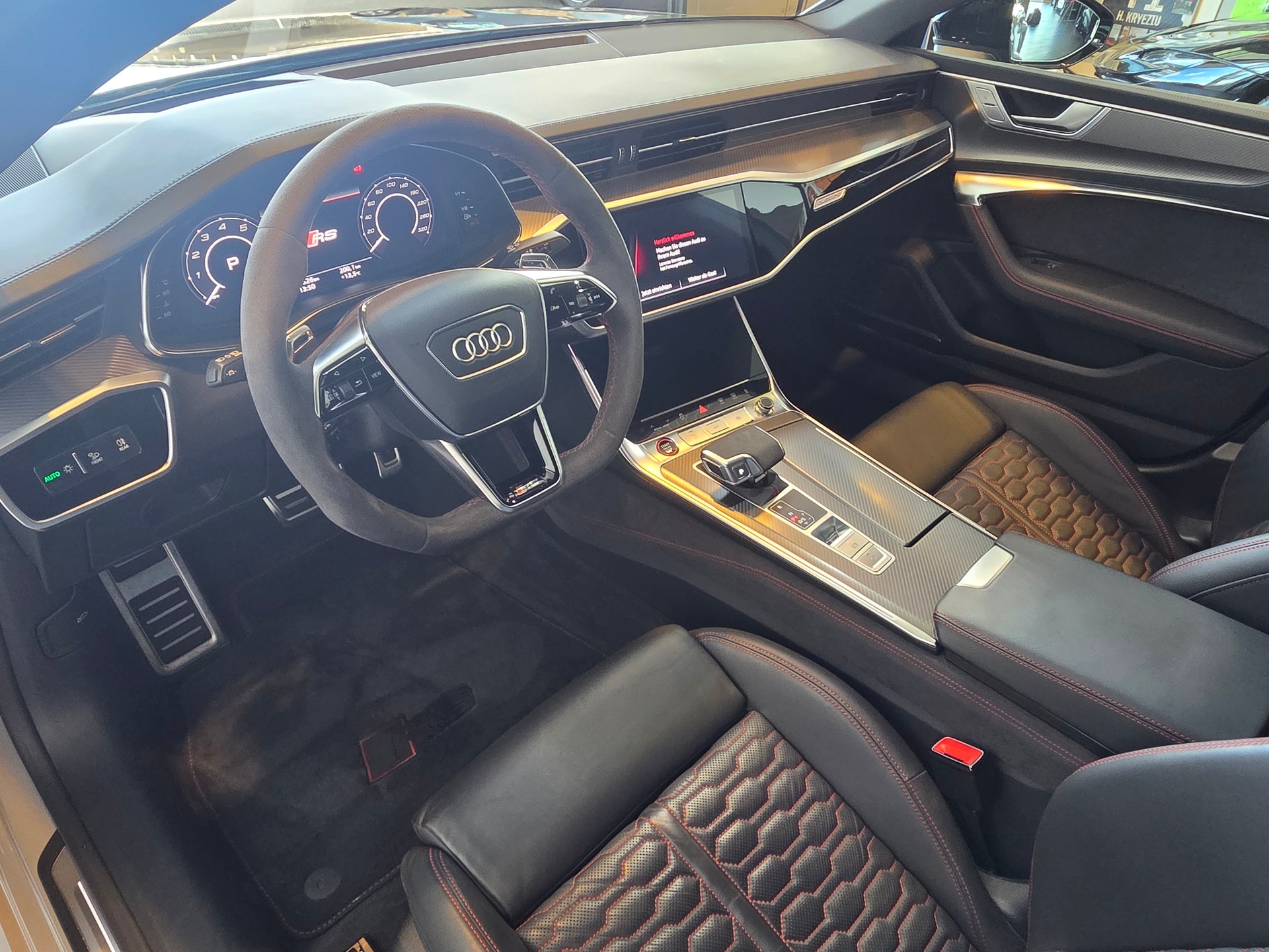 AUDI RS7 Sportback MHEV-image-9