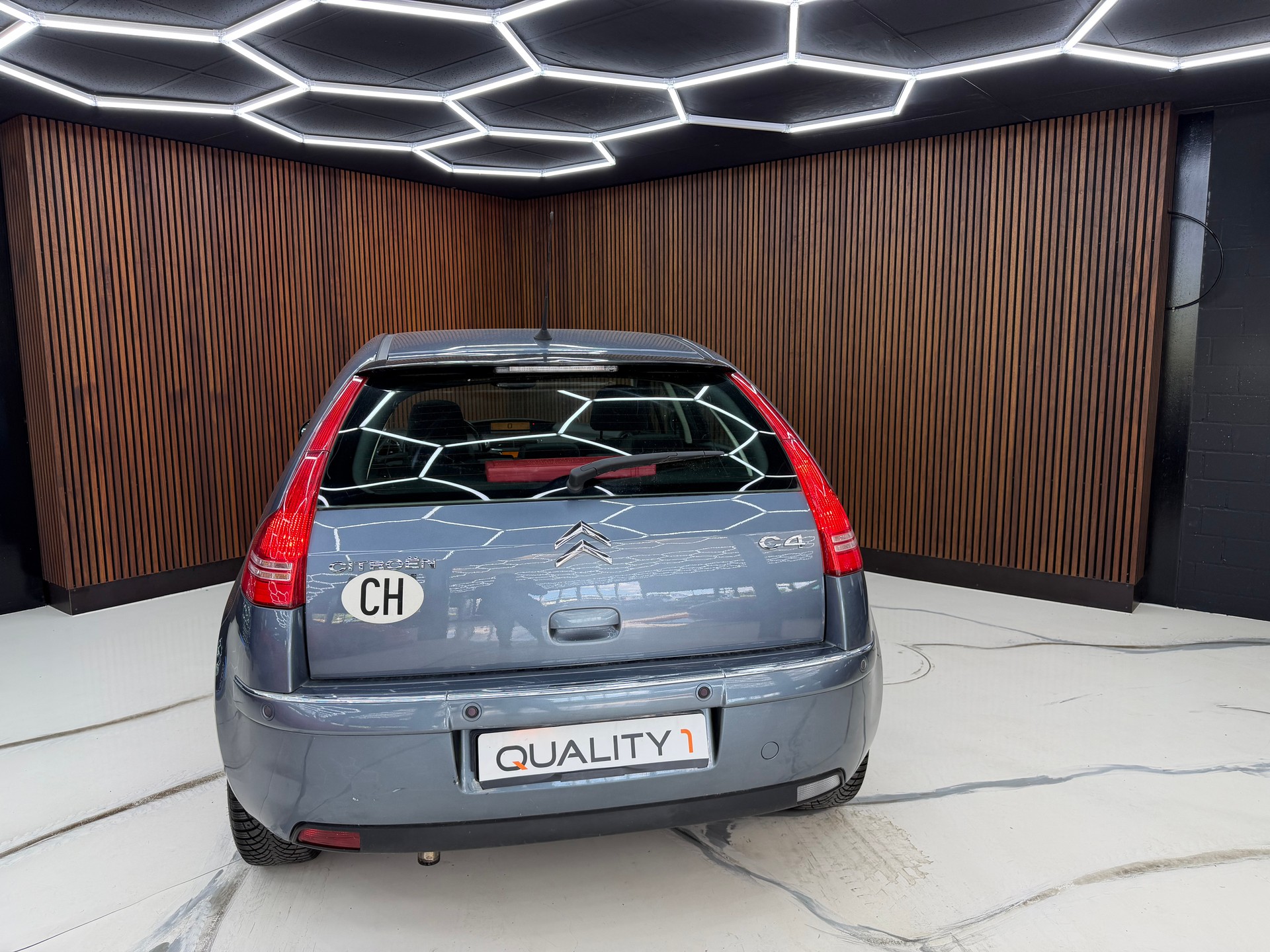 CITROEN C4 Berline 2.0i 16V Exclusive Automatic-image-6