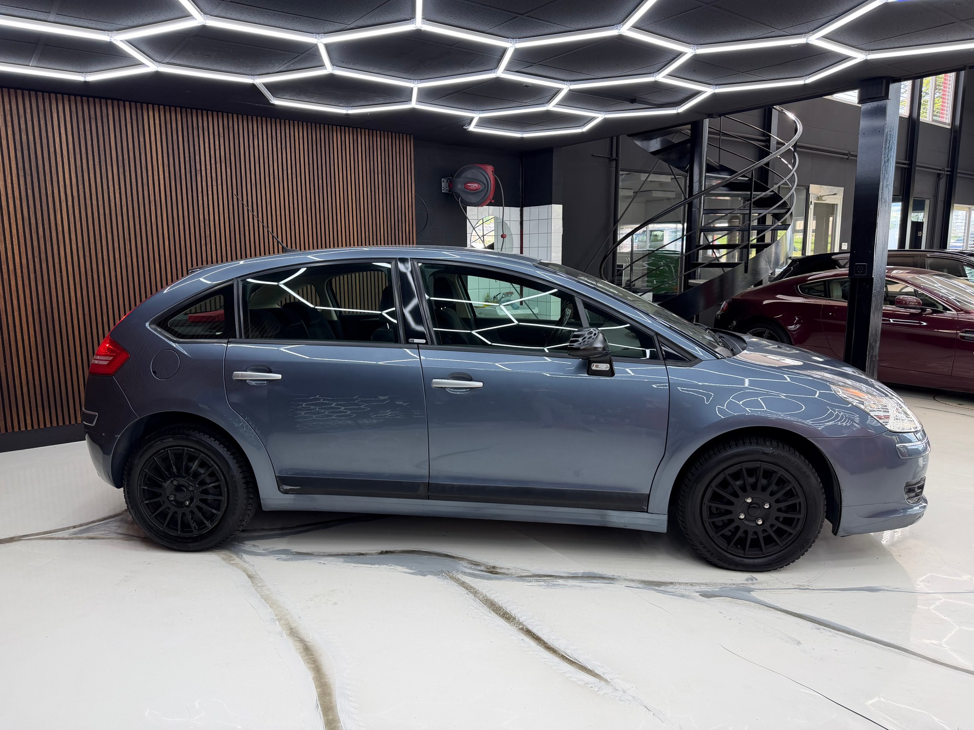 CITROEN C4 Berline 2.0i 16V Exclusive Automatic-image-3