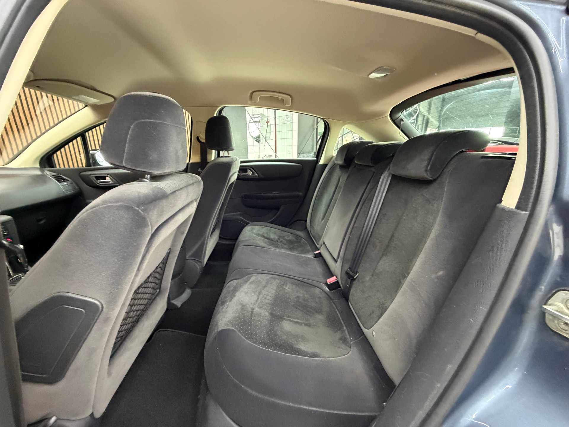 CITROEN C4 Berline 2.0i 16V Exclusive Automatic-image-13