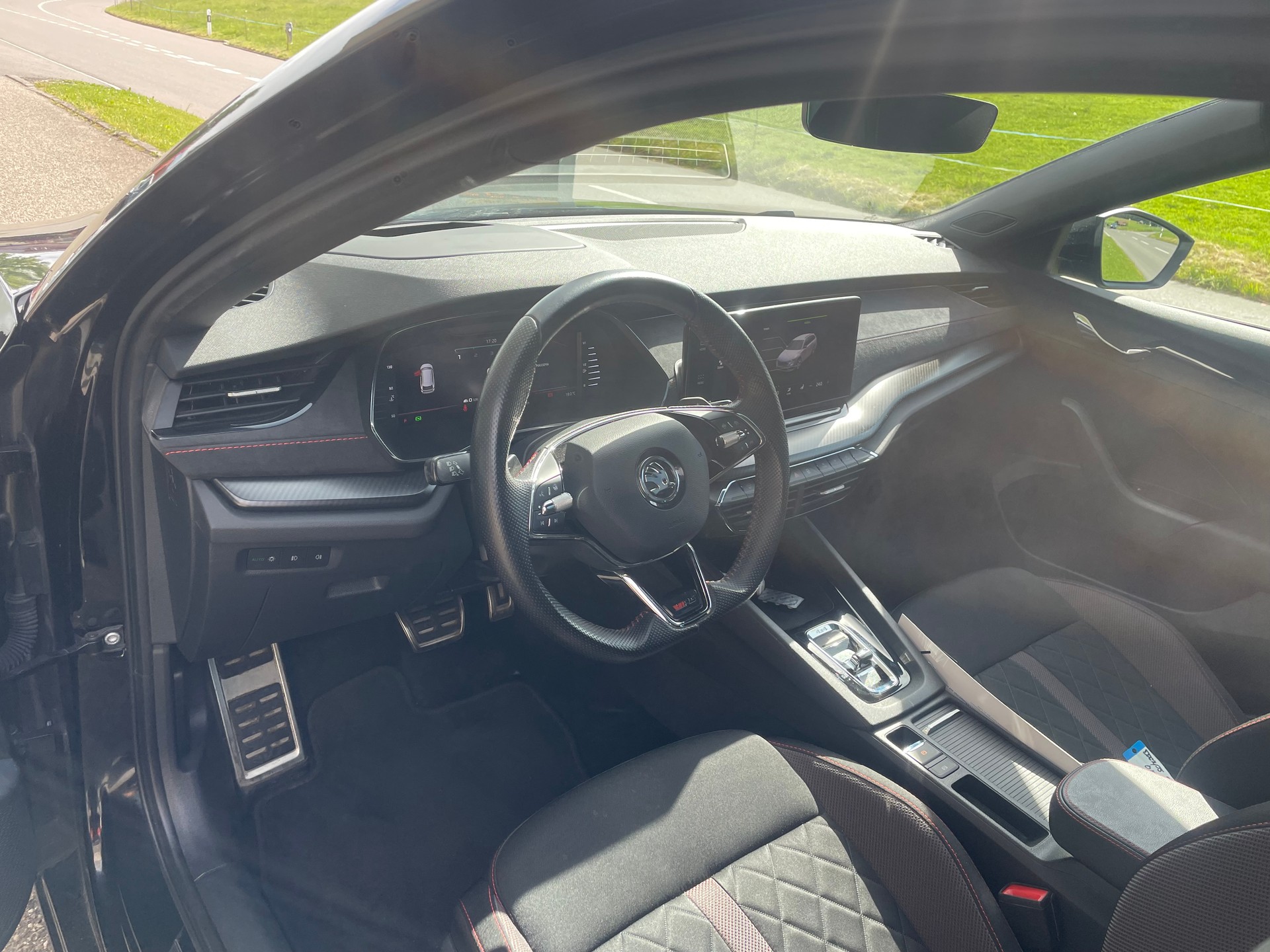 SKODA Octavia Combi 2.0 TDI DSG RS 4x4-image-2