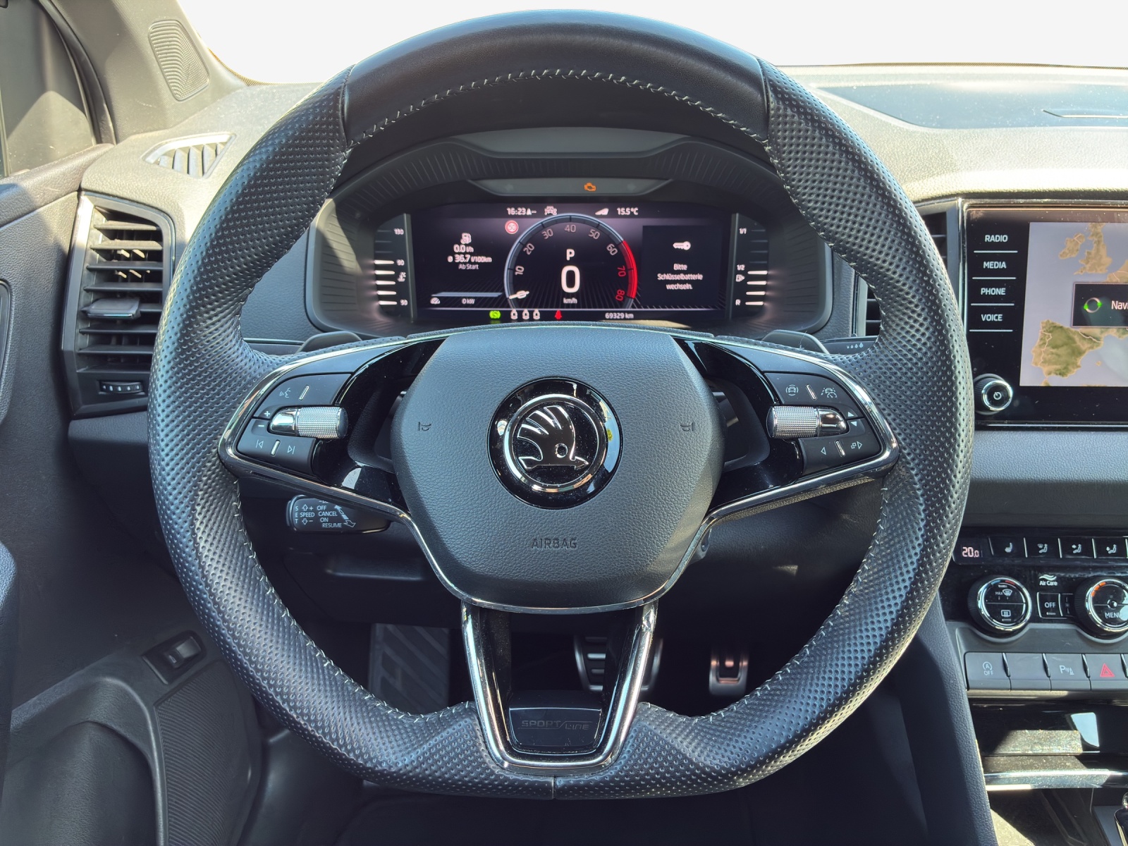 SKODA Karoq 1.5 TSI ACT SportLine DSG-image-9