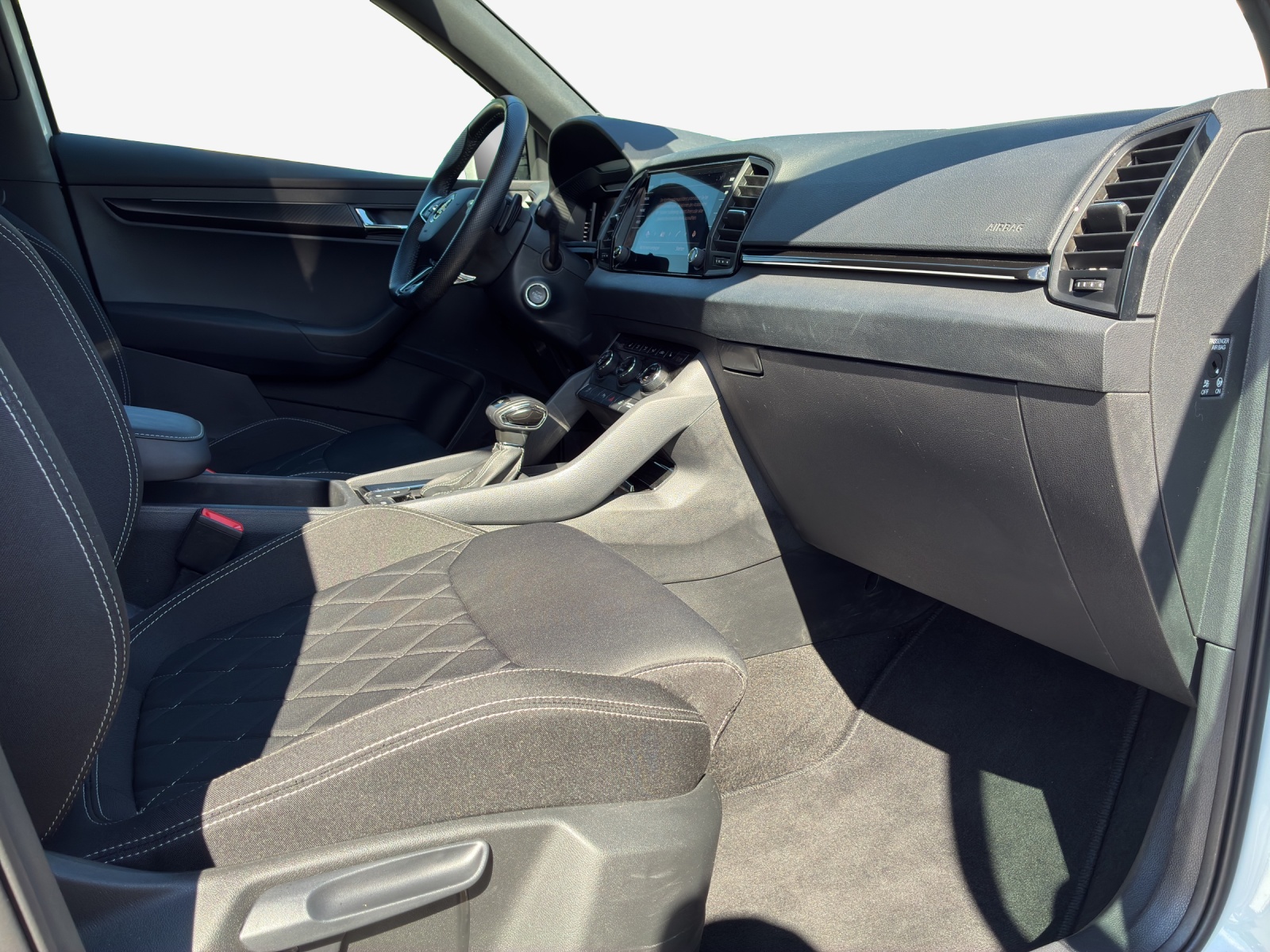 SKODA Karoq 1.5 TSI ACT SportLine DSG-image-13
