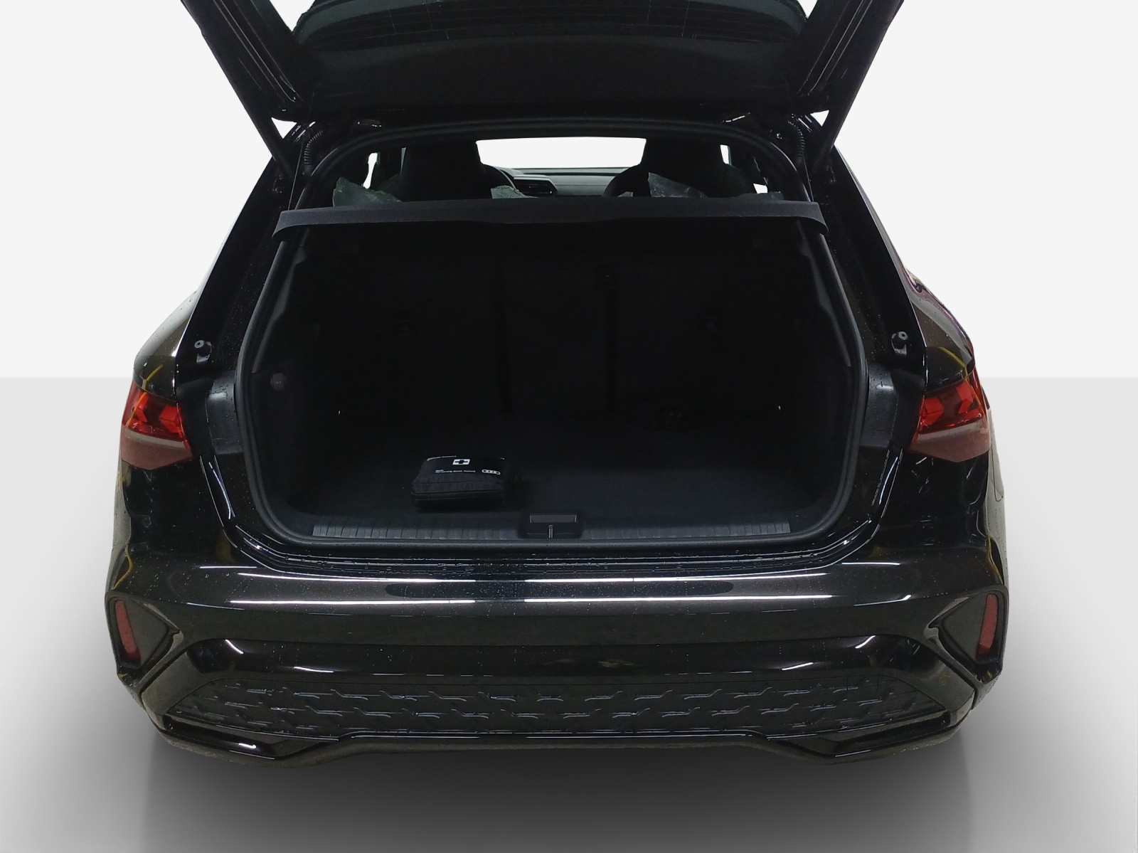 AUDI A3 Sportback TFSI 110 kW S line S tronic-image-12