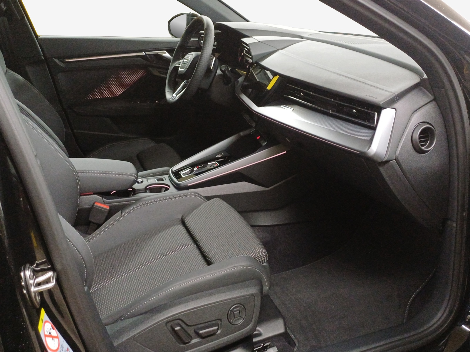 AUDI A3 Sportback TFSI 110 kW S line S tronic-image-13