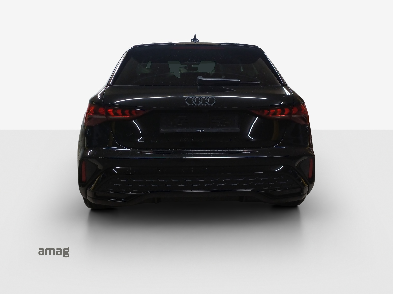 AUDI A3 Sportback TFSI 110 kW S line S tronic-image-3