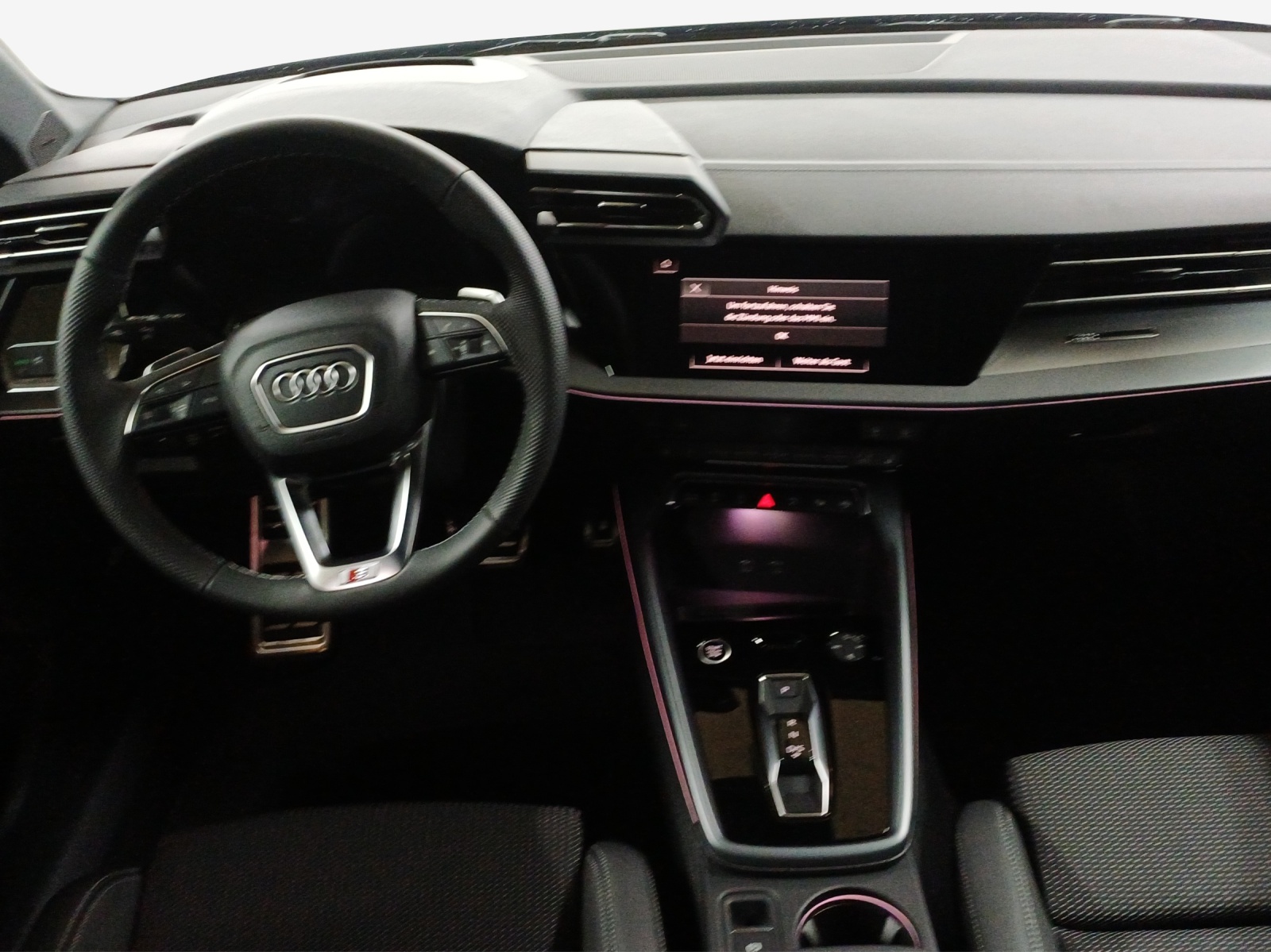 AUDI A3 Sportback TFSI 110 kW S line S tronic-image-8
