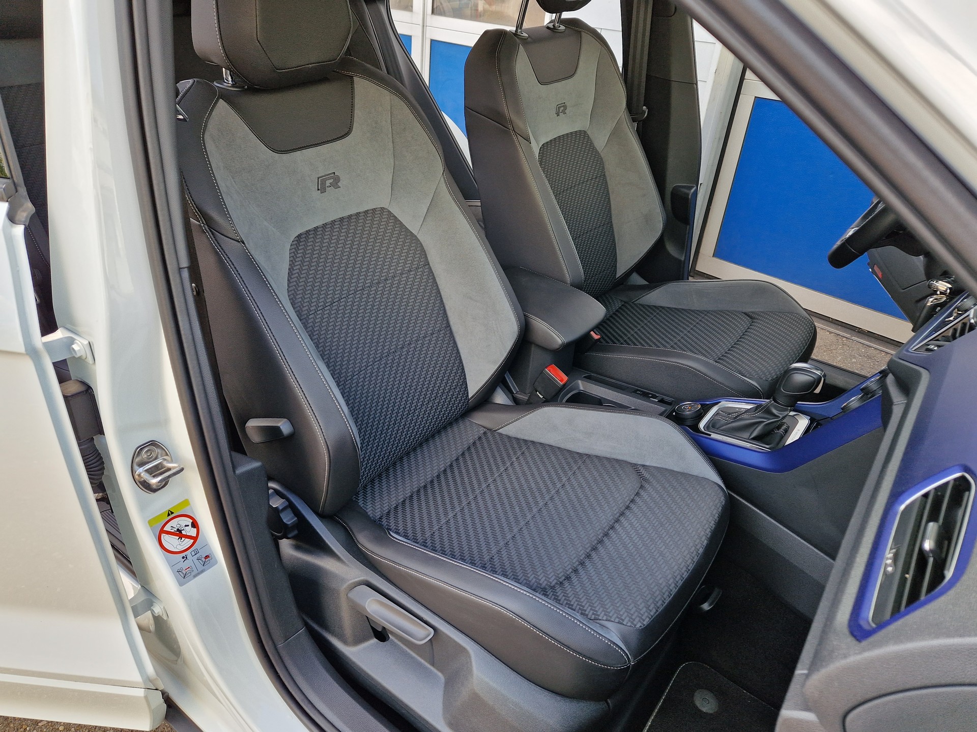 VW T-Roc 2.0 TSI R DSG 4Motion-image-12