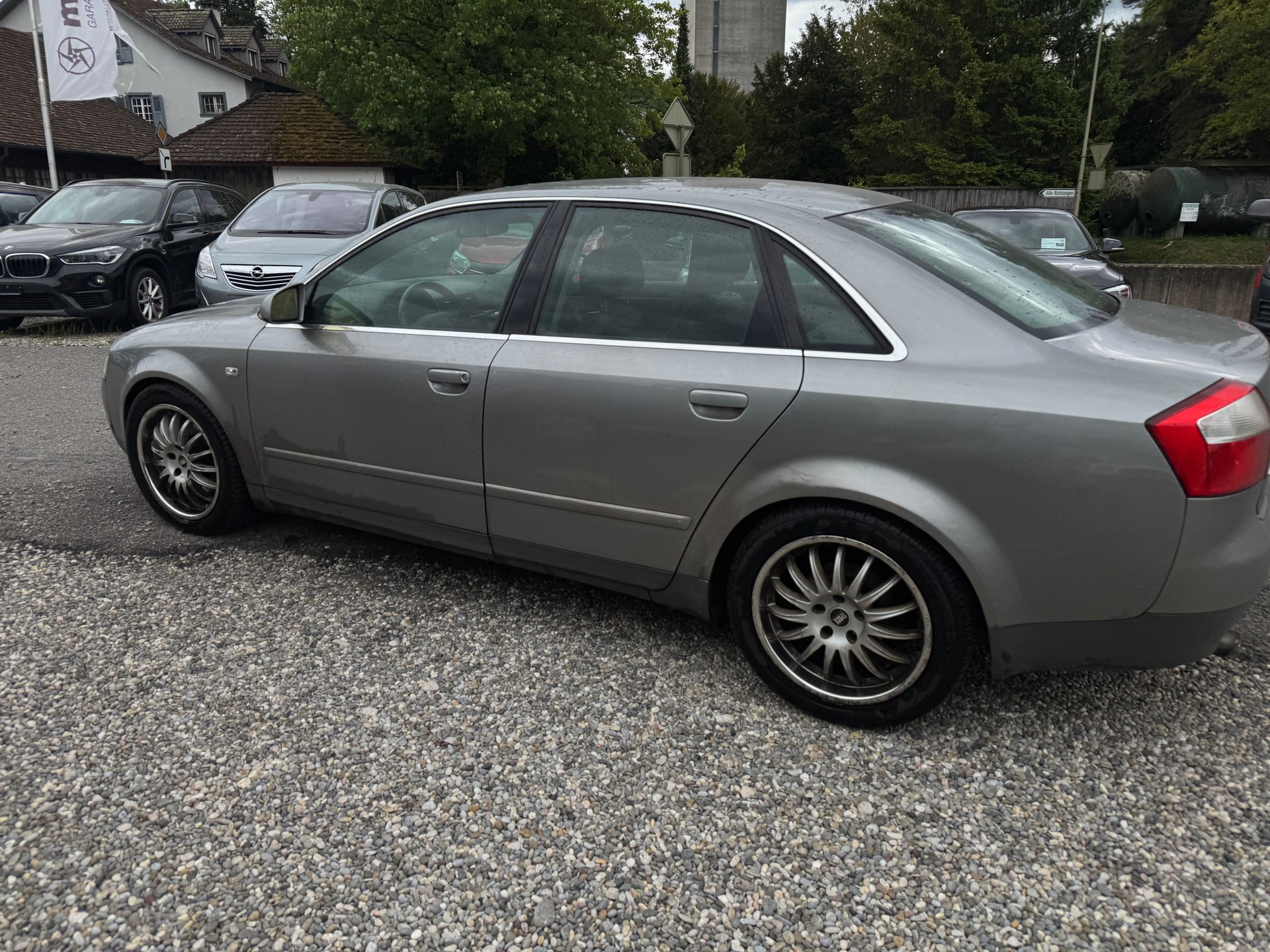 AUDI A4 3.0 V6 quattro-showroom-element-2