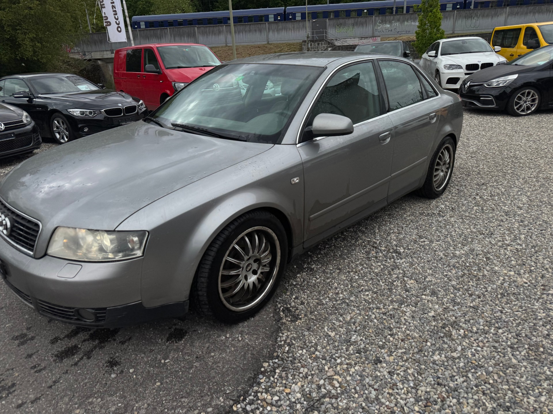 AUDI A4 3.0 V6 quattro-showroom-element-1