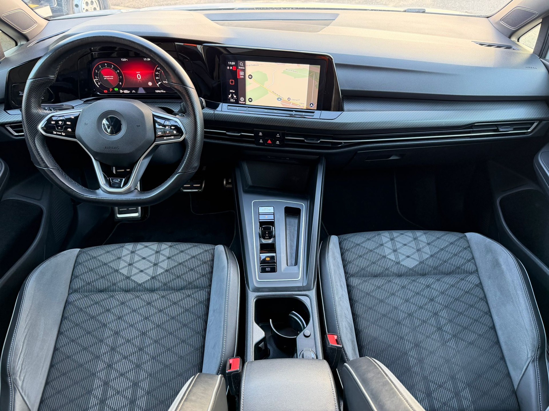VW Golf 1.5 eTSI mHEV ACT R-Line DSG-image-12