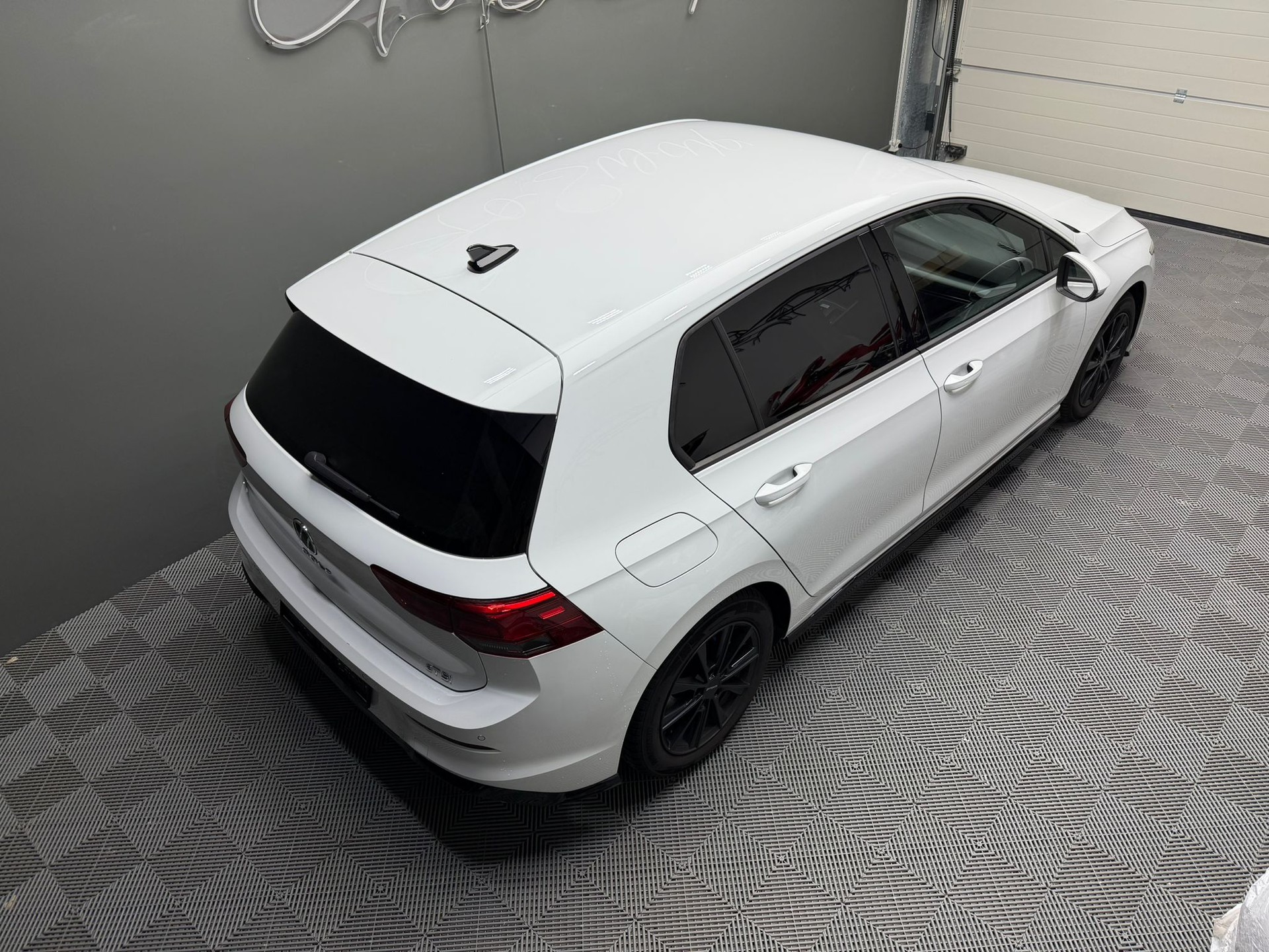 VW Golf 1.5 eTSI mHEV ACT R-Line DSG-image-3