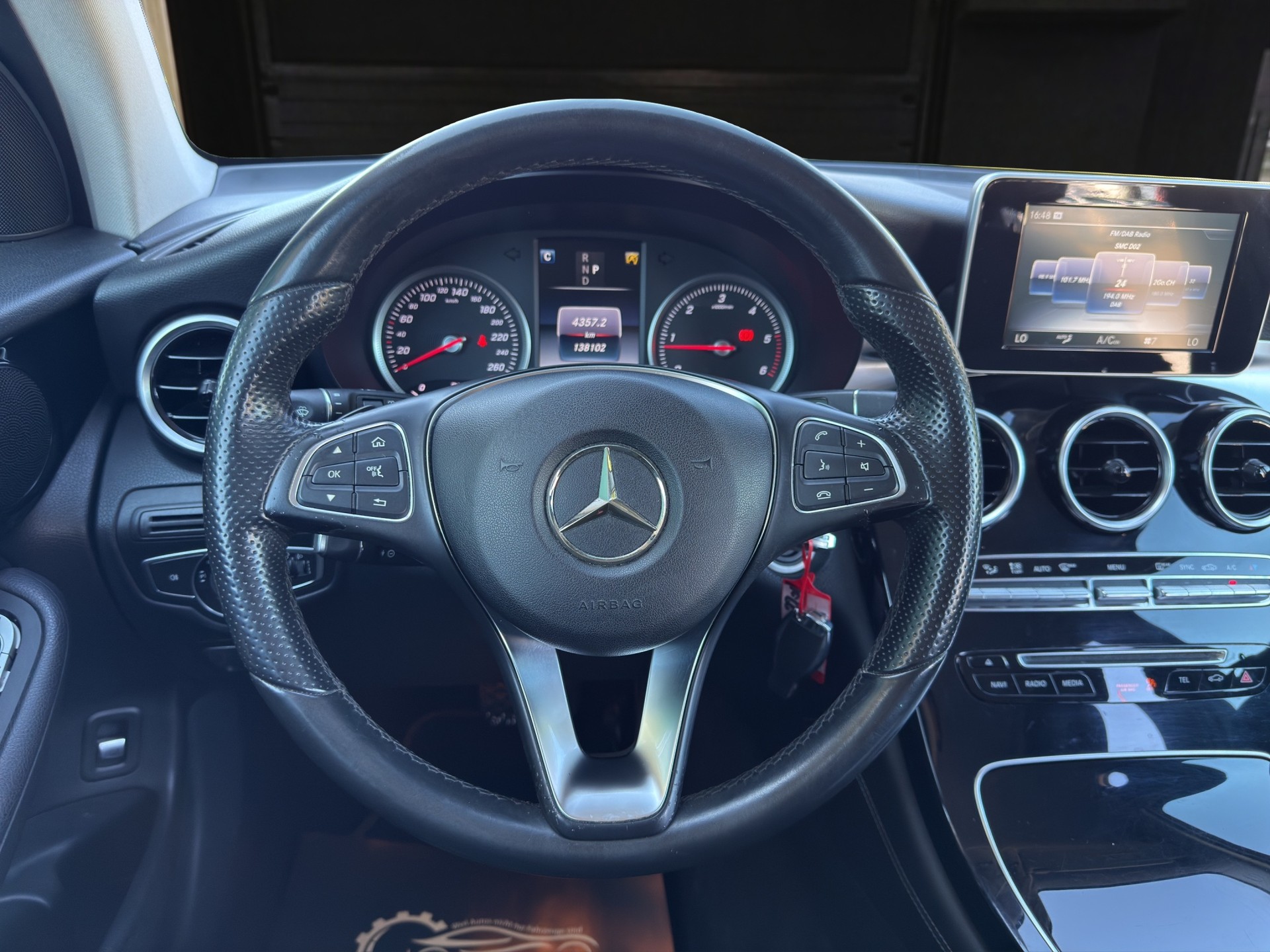 MERCEDES-BENZ GLC 220 d 4Matic 9G-Tronic-image-11