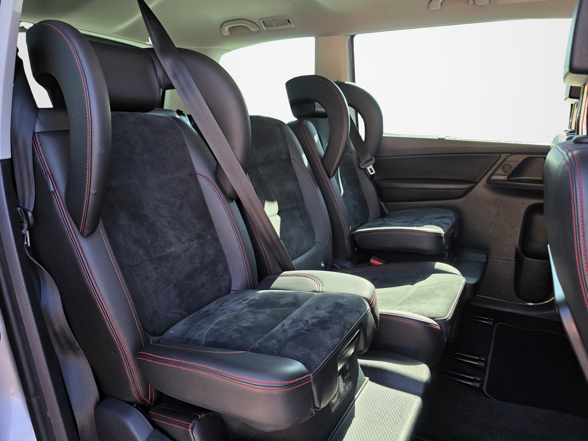 SEAT Alhambra 1.4 TSI DSG SWISS FR2-image-10