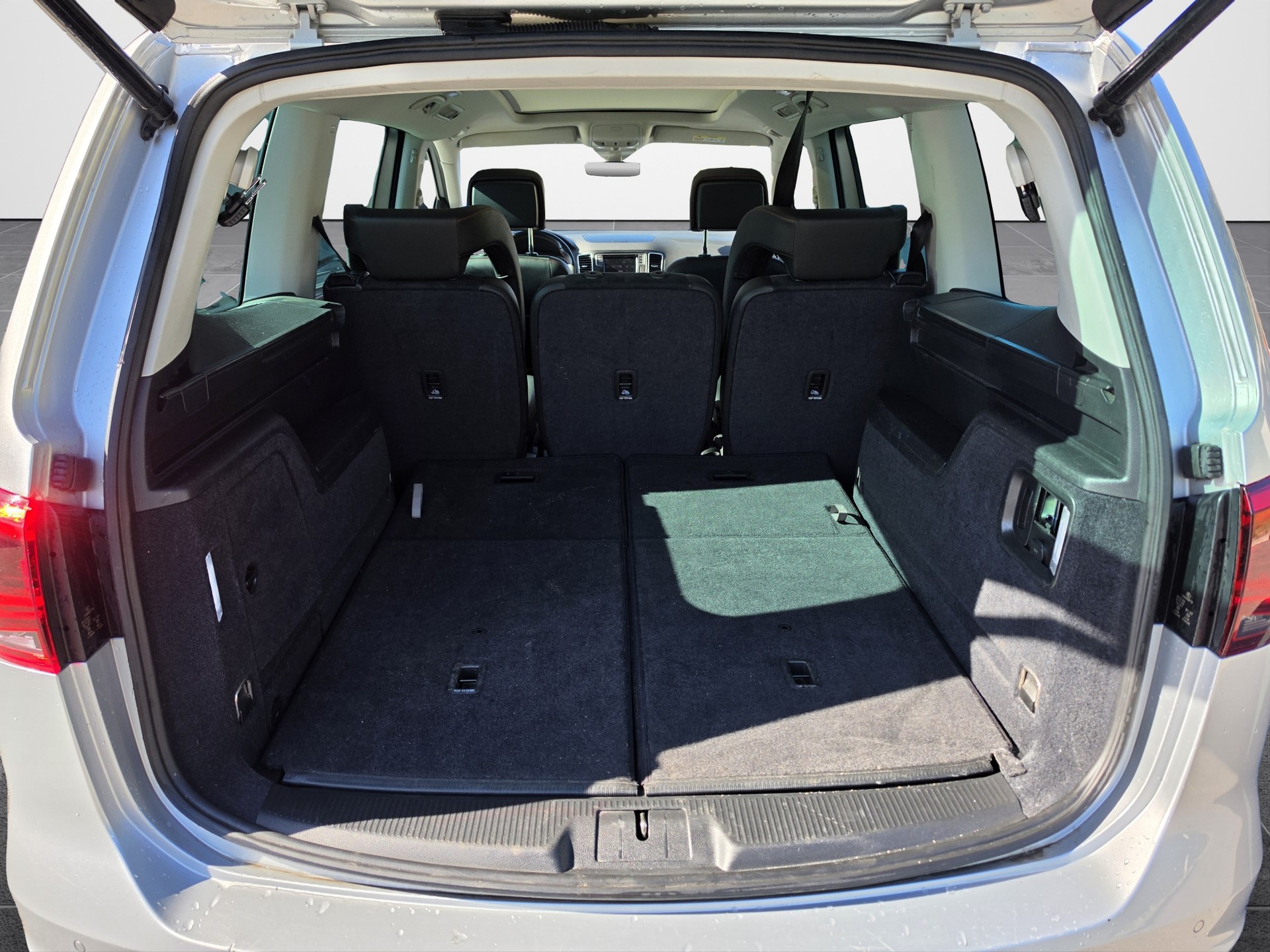 SEAT Alhambra 1.4 TSI DSG SWISS FR2-image-12