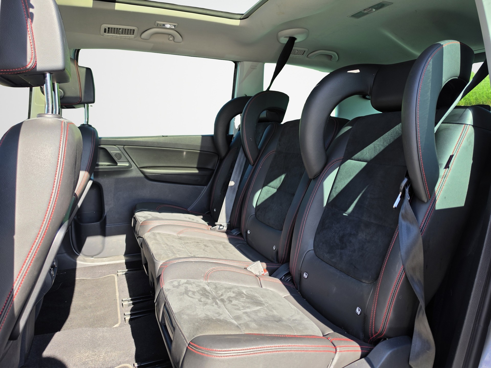 SEAT Alhambra 1.4 TSI DSG SWISS FR2-image-9