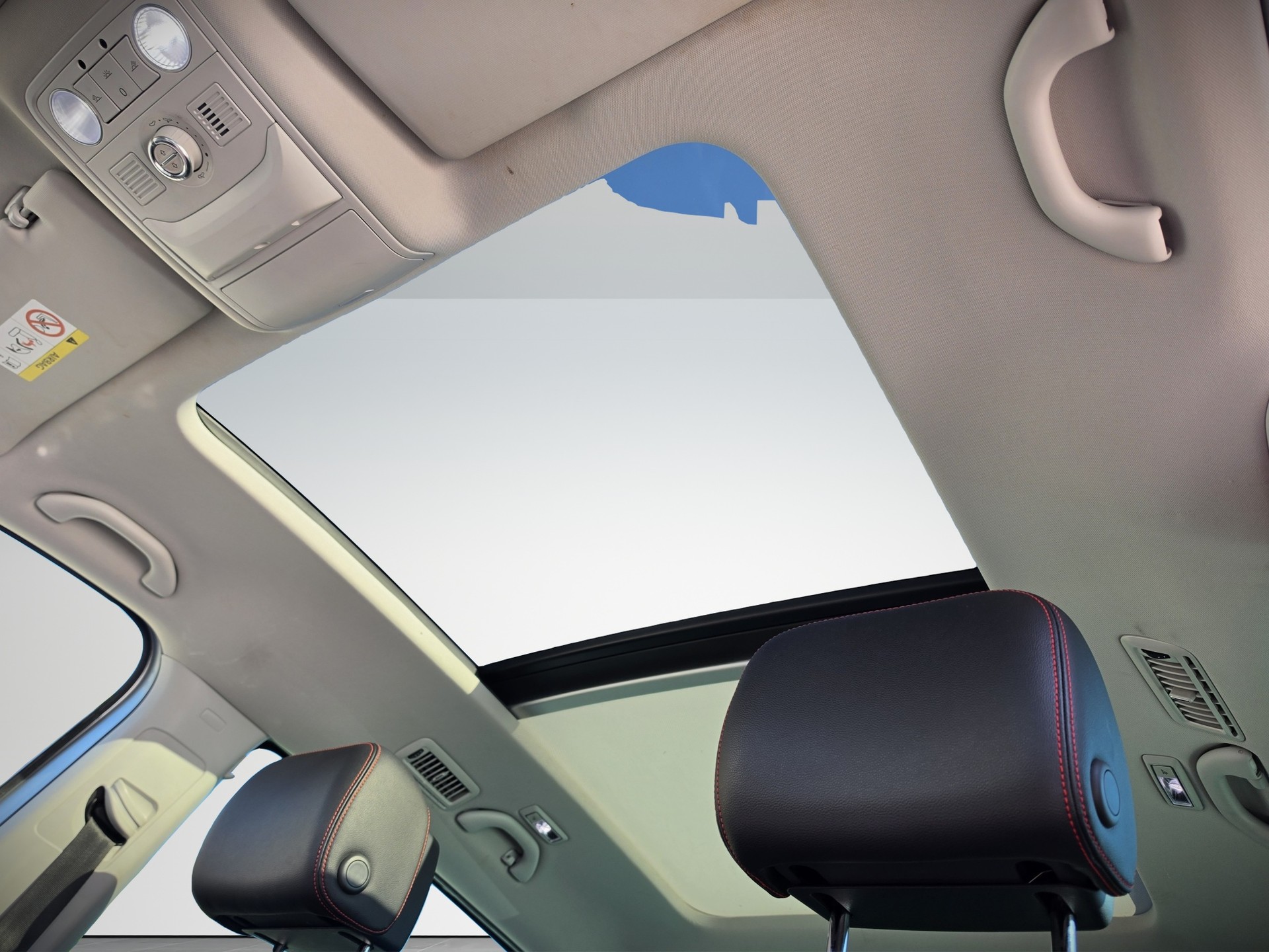 SEAT Alhambra 1.4 TSI DSG SWISS FR2-image-3