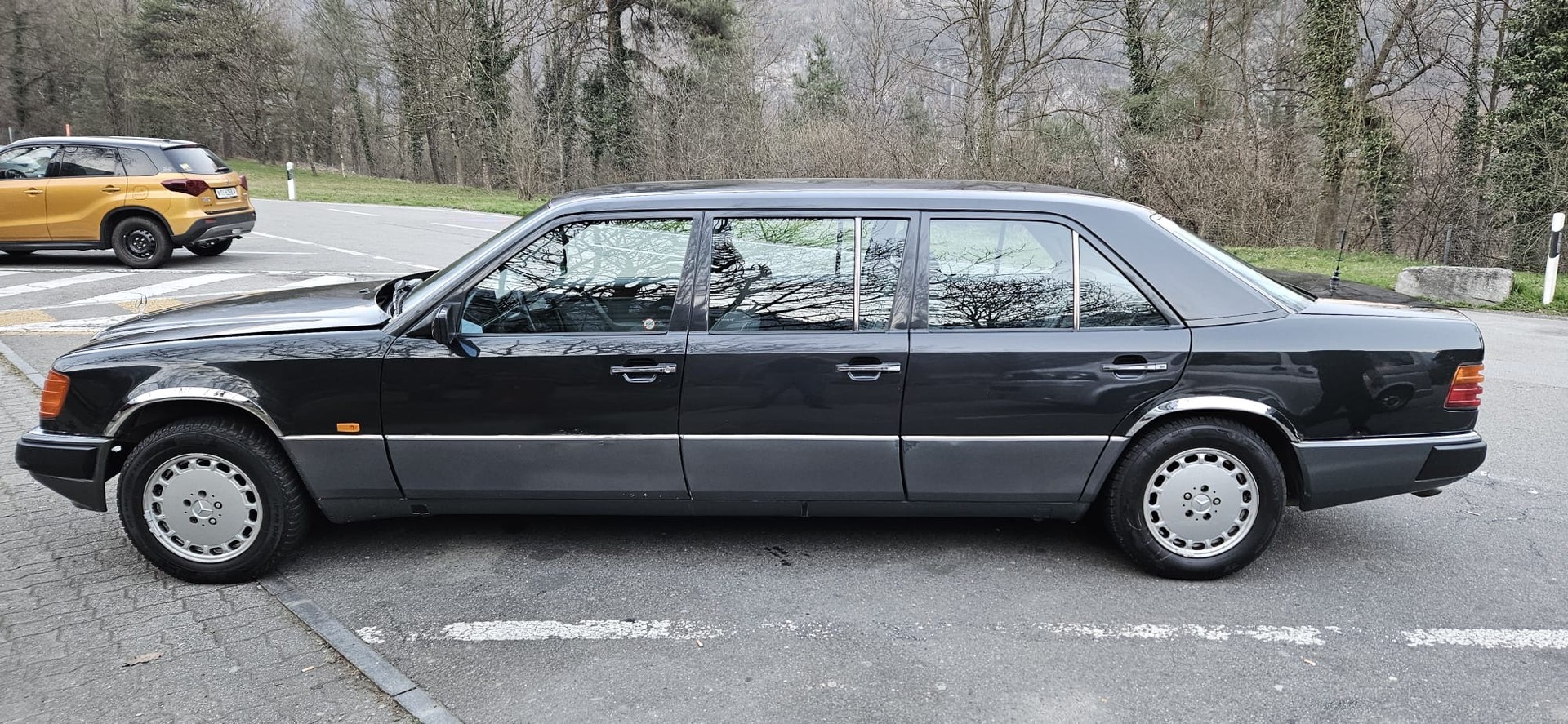 MERCEDES-BENZ 260 E lang-image-2