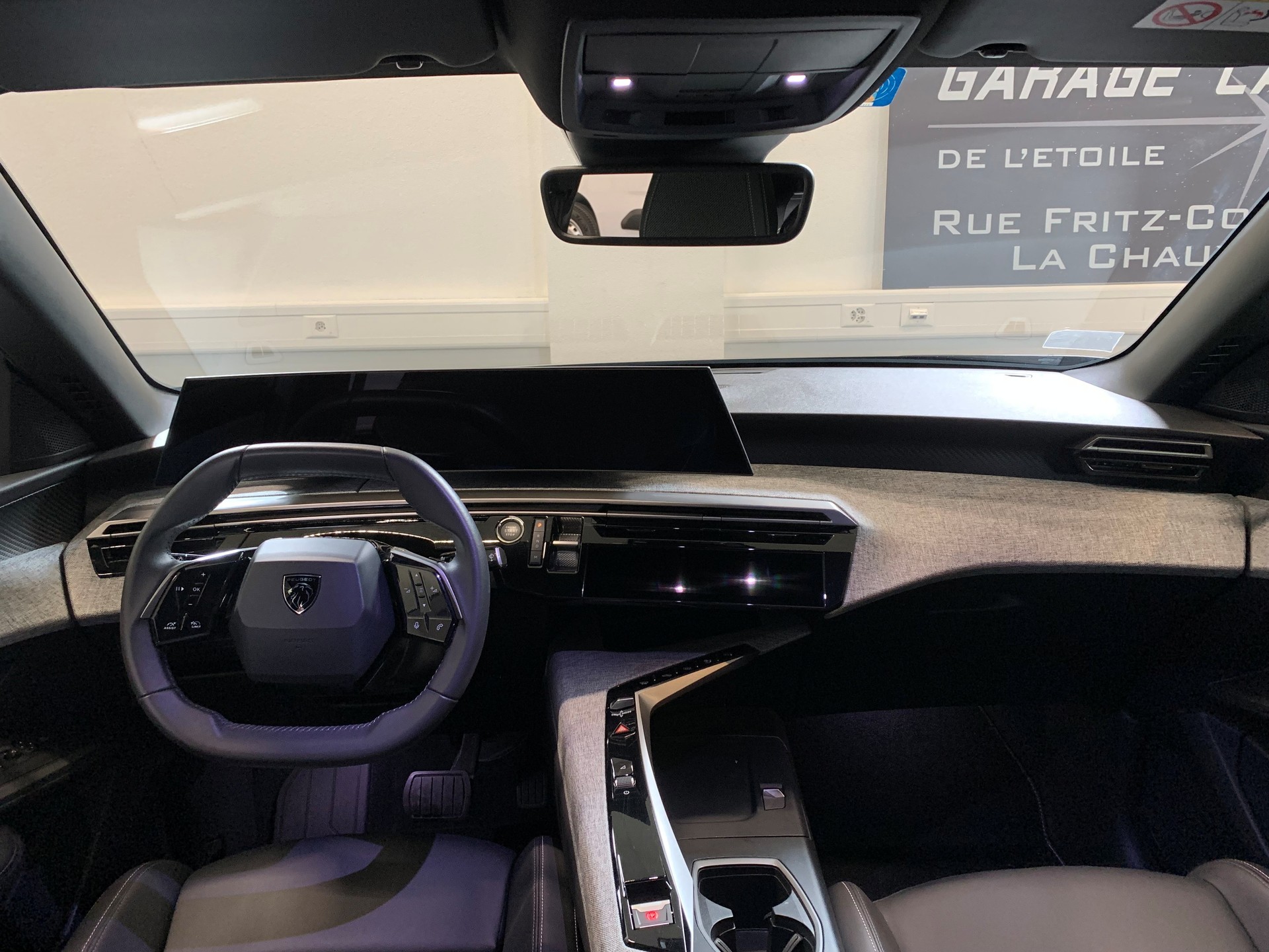 PEUGEOT 3008 145 e-DSC6 Hybrid Allure-image-10