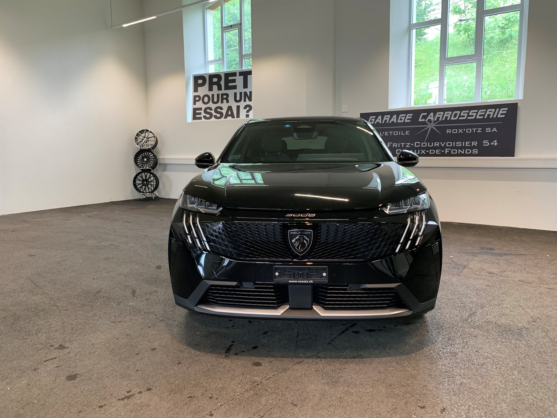PEUGEOT 3008 145 e-DSC6 Hybrid Allure-image-1