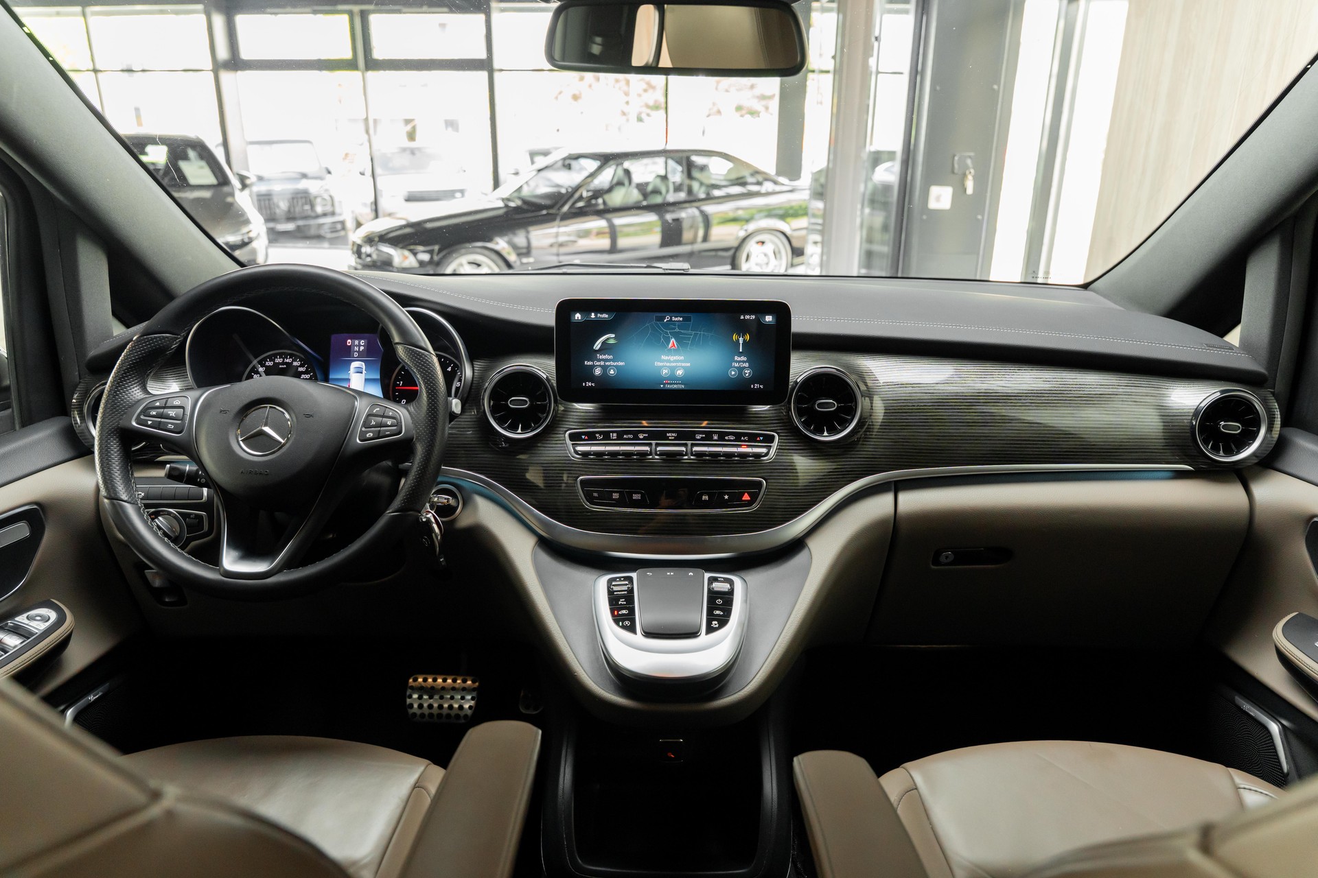 MERCEDES-BENZ V 250 d extralang Avantgarde 4Matic 9G-Tronic-image-2