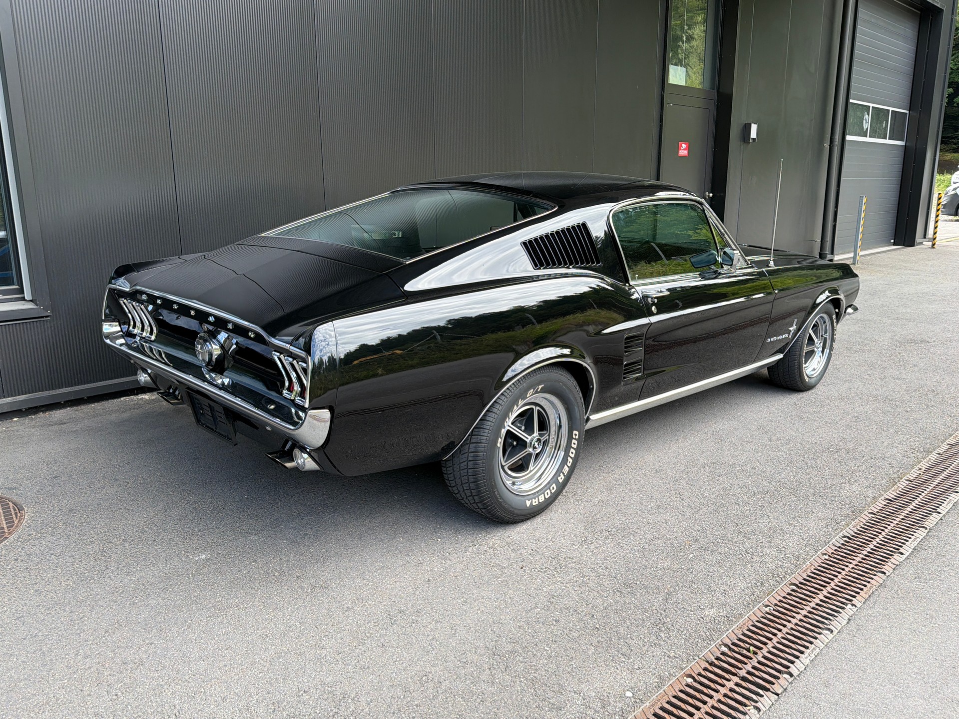 FORD Mustang 289 V8 Fastback-image-4