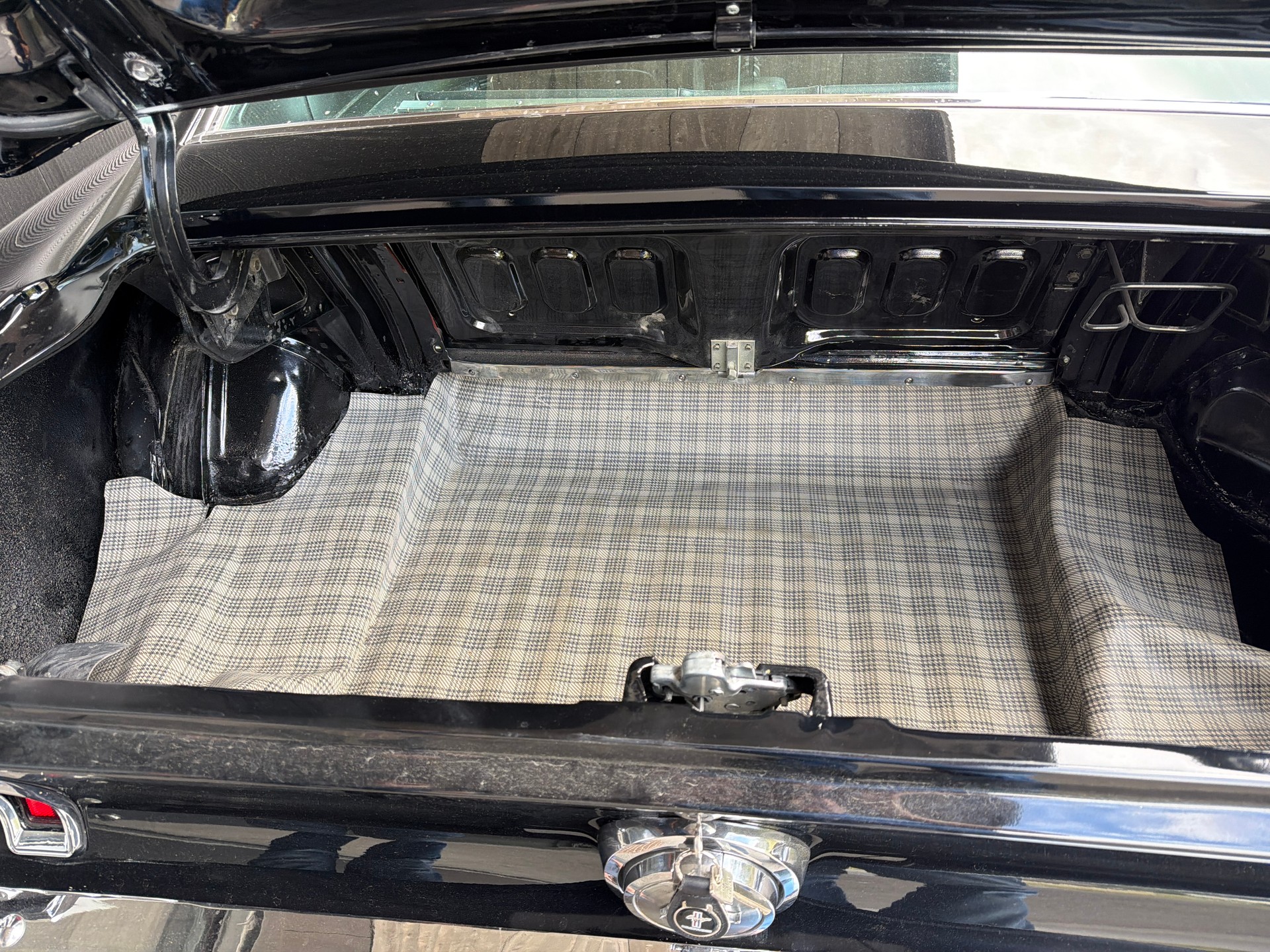 FORD Mustang 289 V8 Fastback-image-13