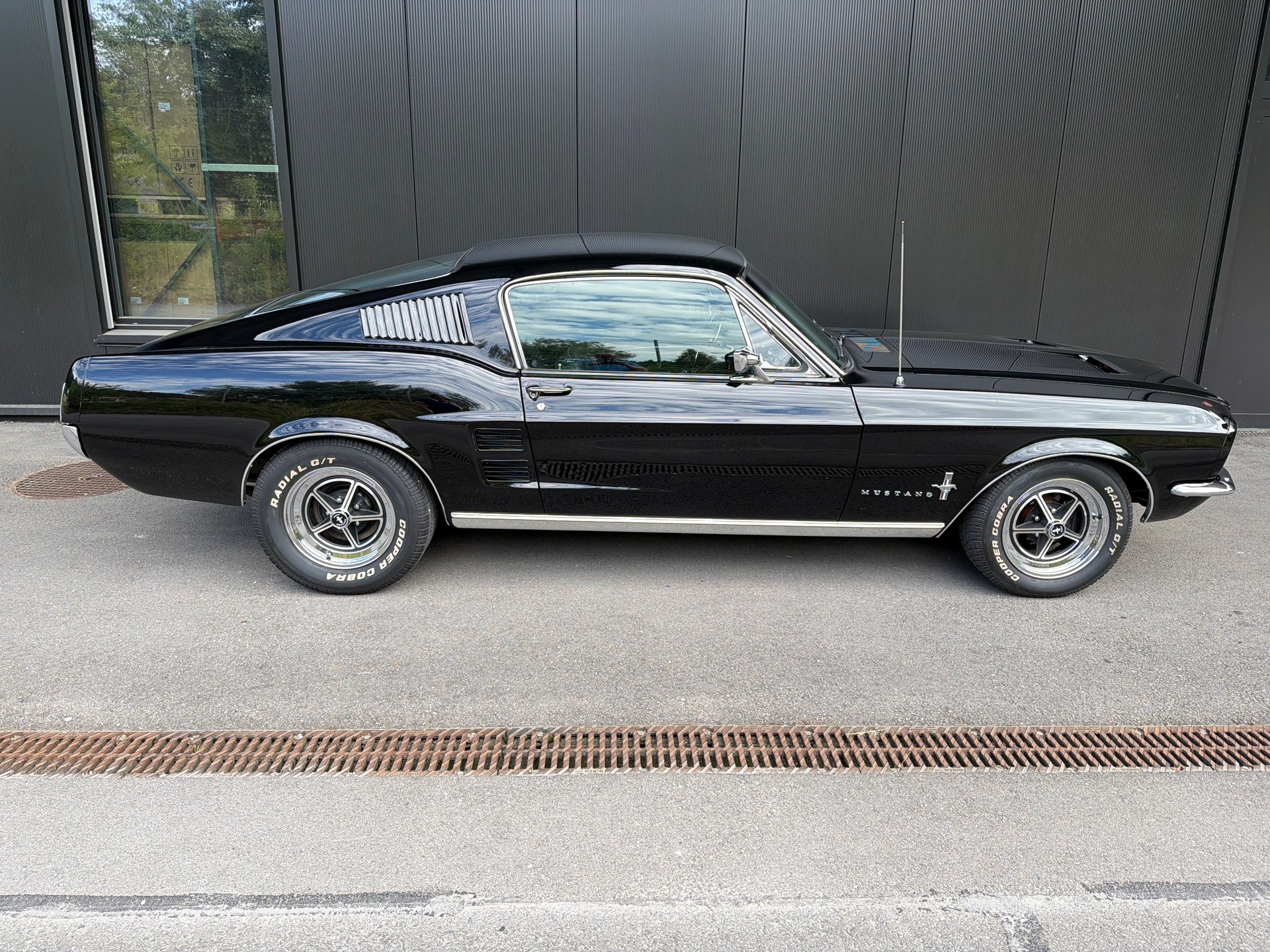 FORD Mustang 289 V8 Fastback-image-5